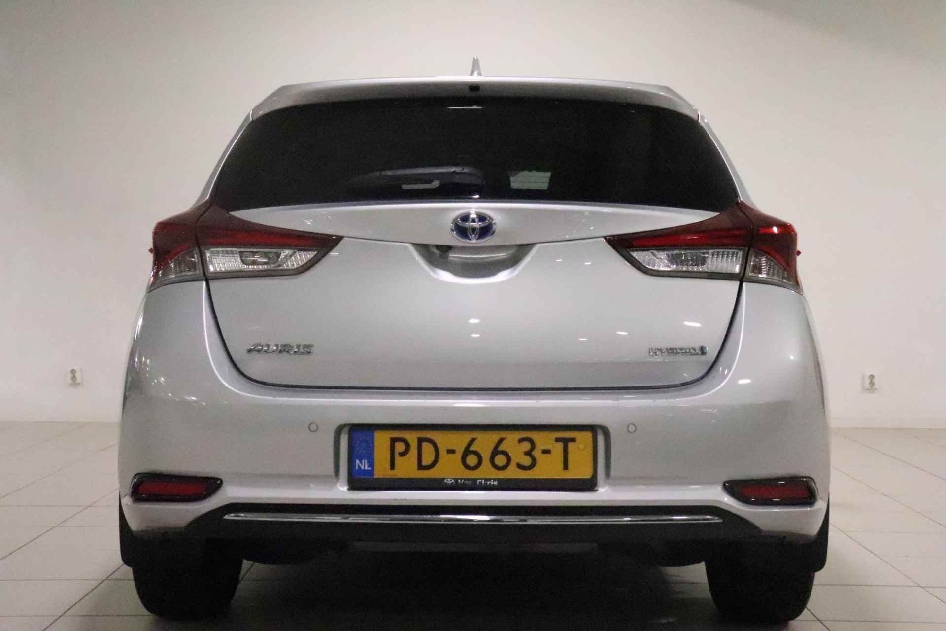 Toyota Auris 1.8 Hybrid Executive, Navigatie, Stoelverwarming, Cruise Control, Climate Control, Camera - 4/35