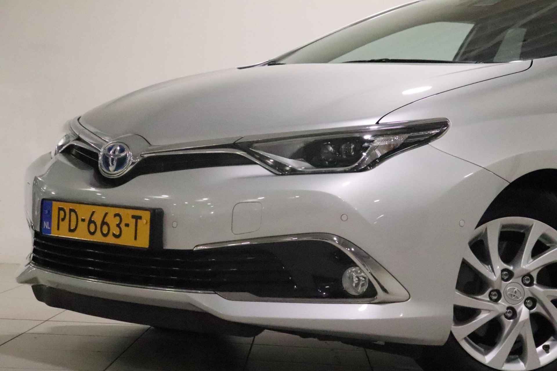 Toyota Auris 1.8 Hybrid Executive, Navigatie, Stoelverwarming, Cruise Control, Climate Control, Camera - 6/35