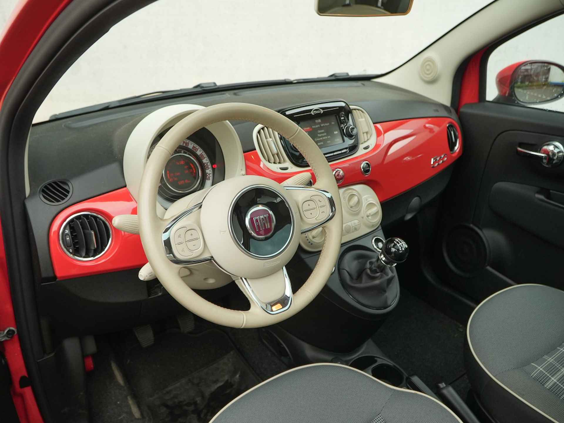 Fiat 500 1.2 Lounge 69 PK | Navi | Pano | PDC | 16" - 18/35