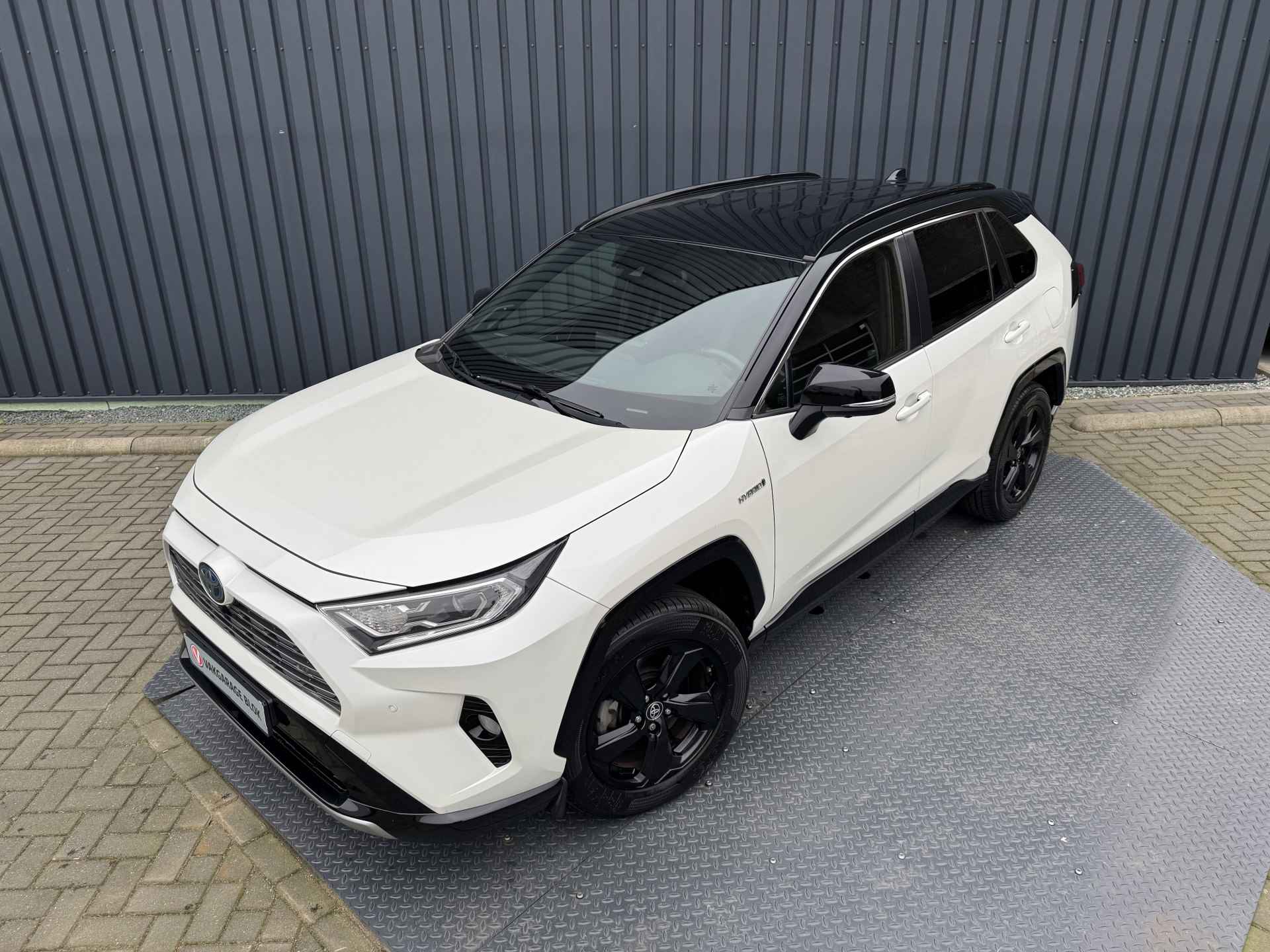 Toyota RAV4 2.5 Hybrid Bi-Tone | JBL | 360 camera | Elektr. achterklep | 10 jr GARANTIE | Rijklaar!! - 3/42