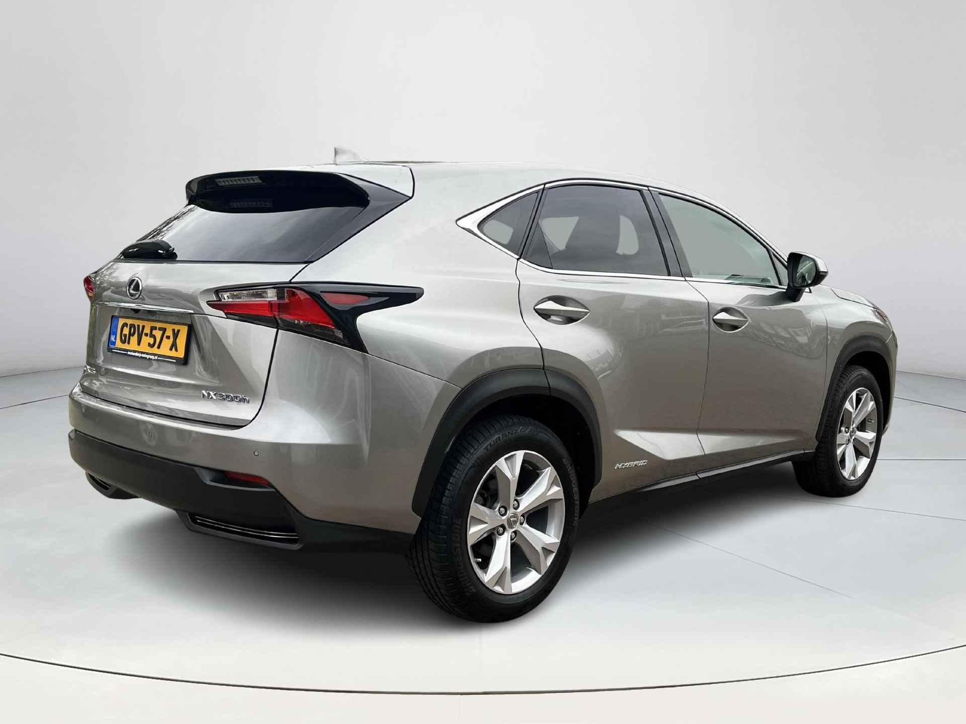 Lexus NX 300h AWD President Line | Dealer onderhouden | Panoramadak | Stoelverwarming en koeling | Zeer compleet! - 6/27