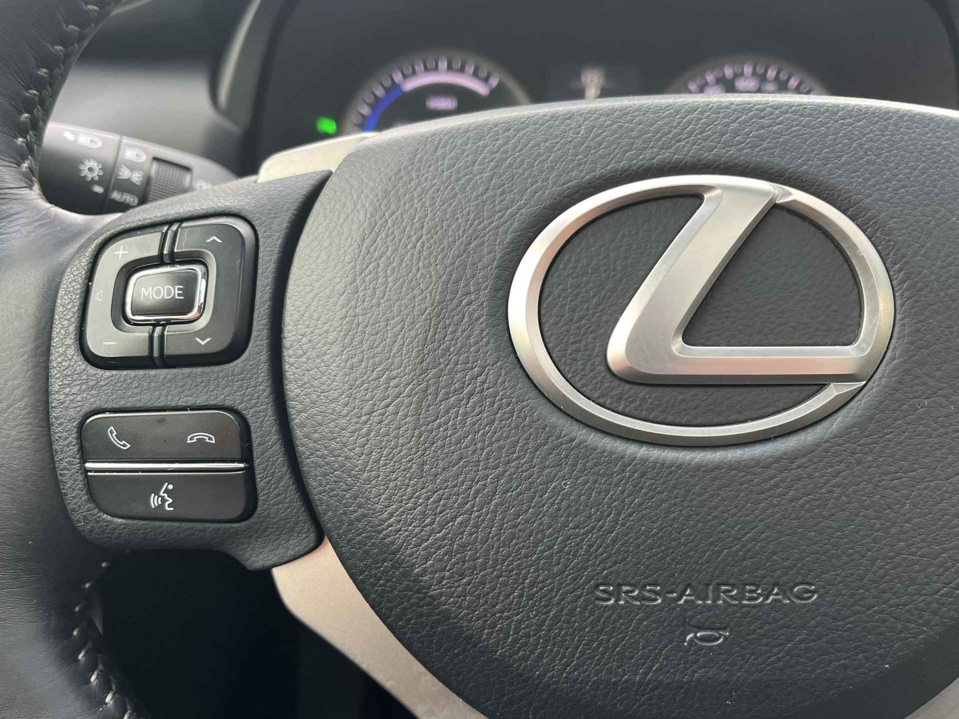 Lexus NX 300h AWD President Line | Dealer onderhouden | Panoramadak | Stoelverwarming en koeling | Zeer compleet! - 15/27