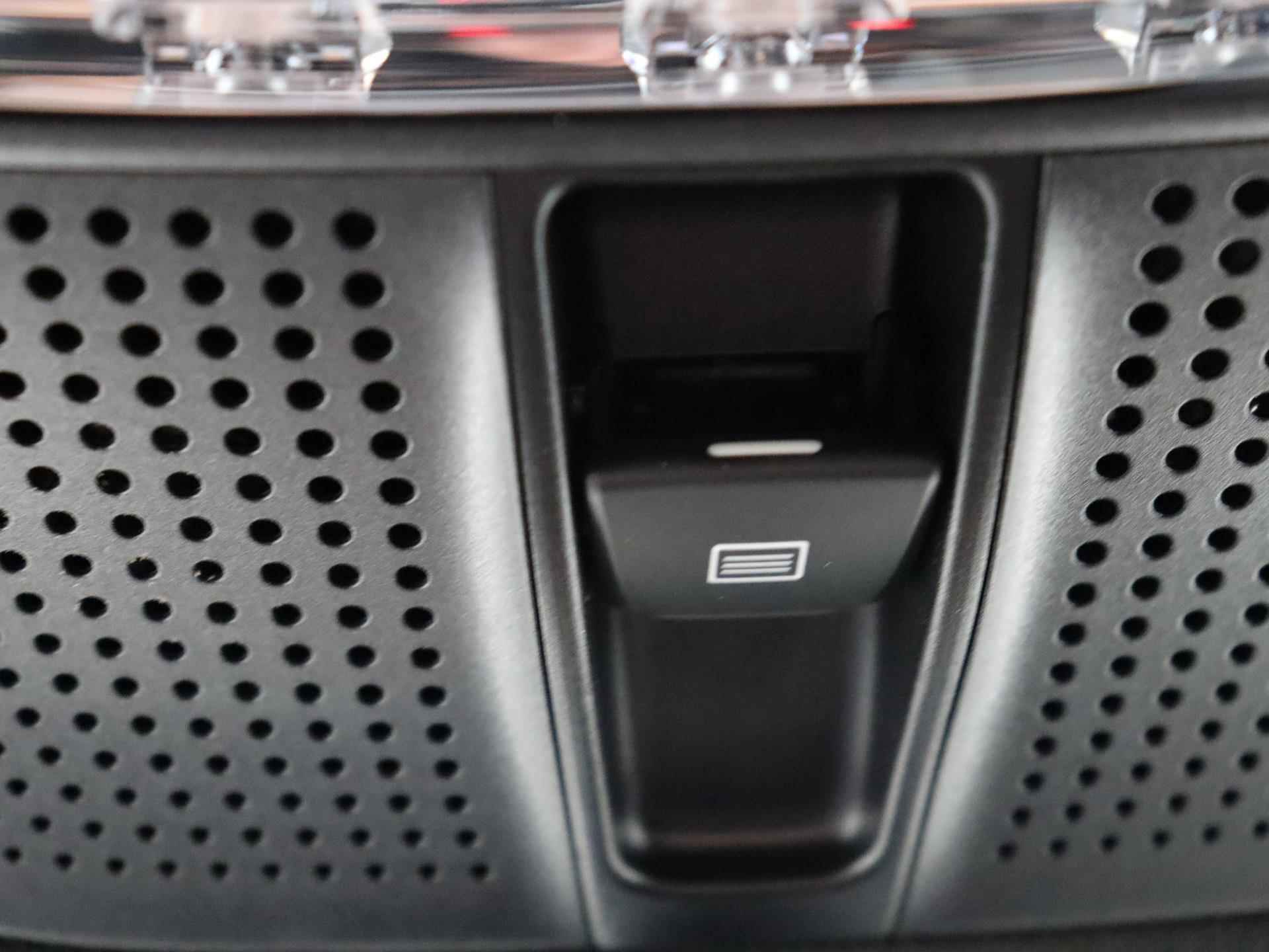 Mercedes-Benz EQC 400 4MATIC Business Solution AMG 80 kWh / Schuifdak/ Memory stoelen/ Nightpakket/ 21 Inch/ Rijassistentiepakket/ Head up display/ - 26/36