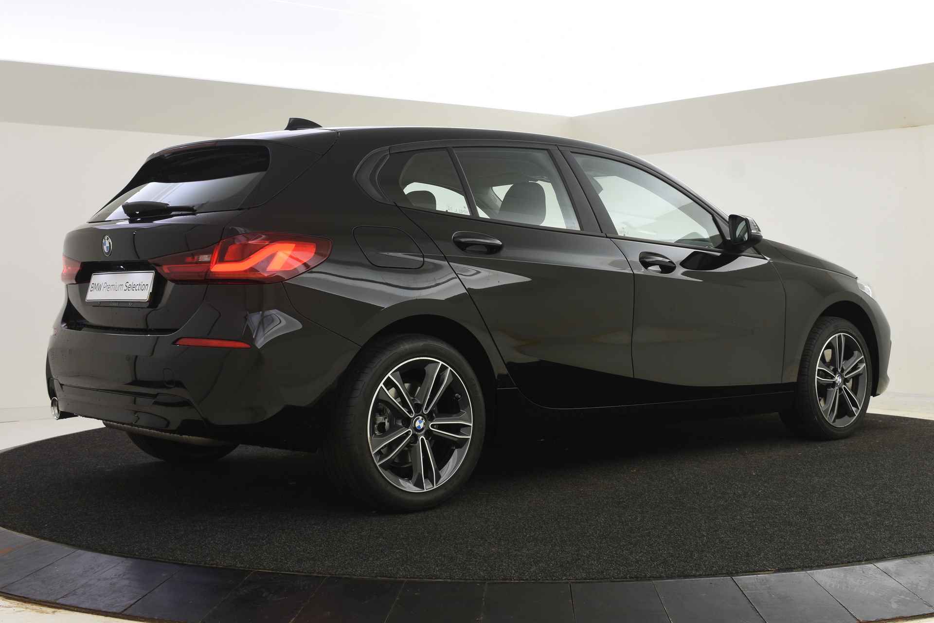 BMW 1-serie 116i Executive / Cruise Control / LED / Live Cockpit Professional / PDC / Multifunctioneel stuurwiel - 7/46