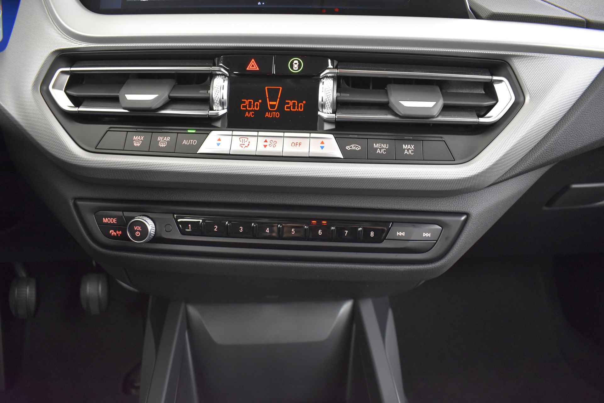 BMW 1-serie 116i Executive / Cruise Control / LED / Live Cockpit Professional / PDC / Multifunctioneel stuurwiel - 24/46