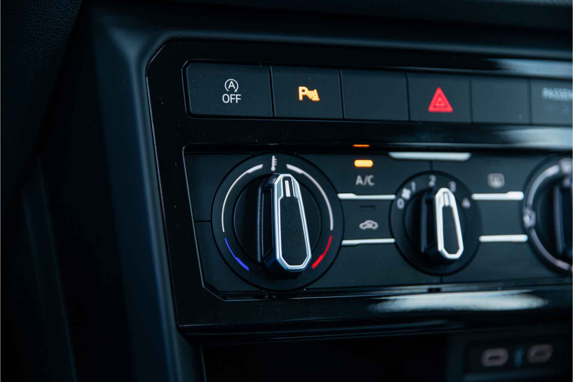 Volkswagen T-Cross Life 1.0 110pk | Cockpit Pro | Navigatie | Adapt. Cruise | Carplay - 27/37