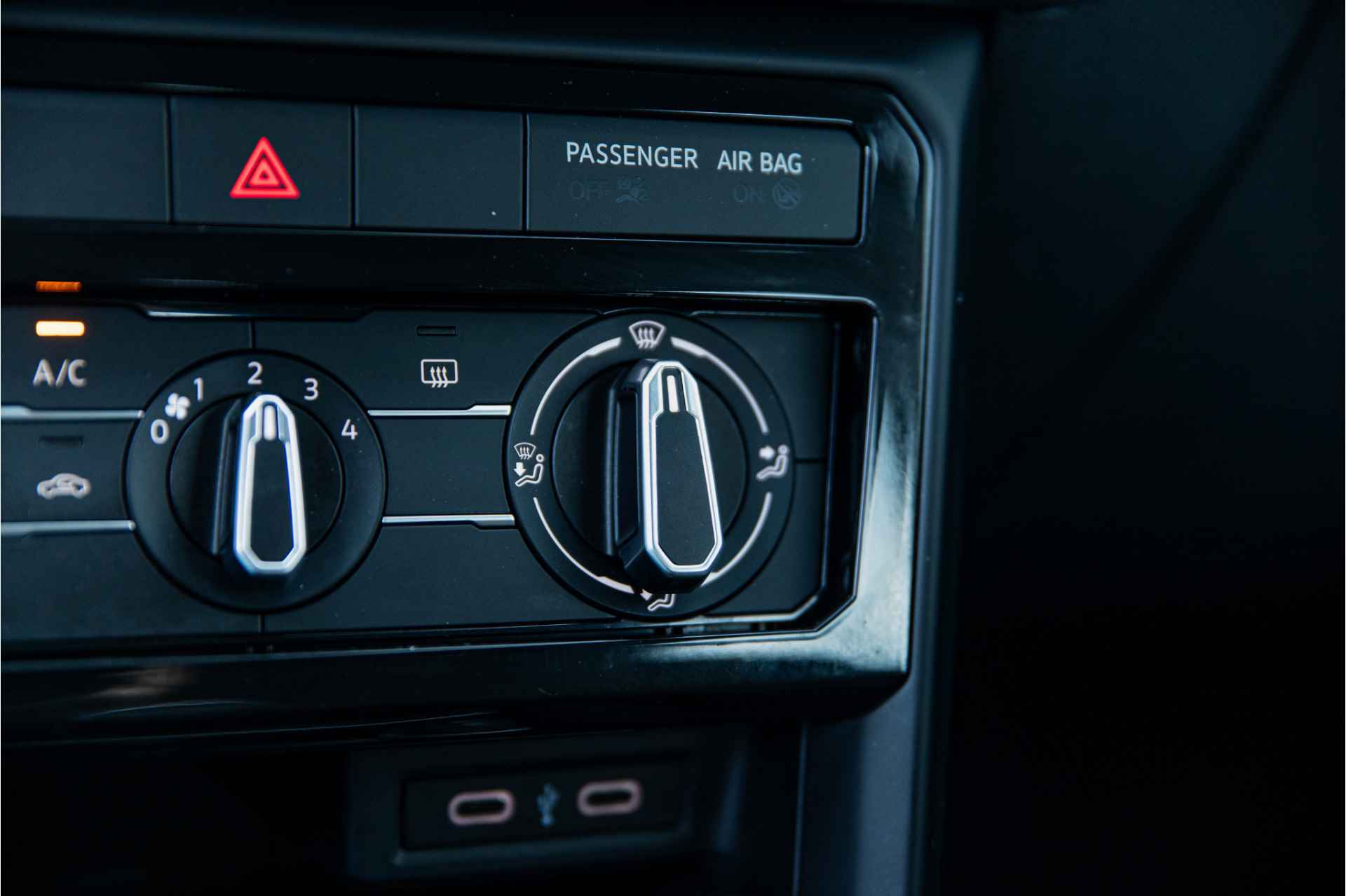 Volkswagen T-Cross Life 1.0 110pk | Cockpit Pro | Navigatie | Adapt. Cruise | Carplay - 29/37