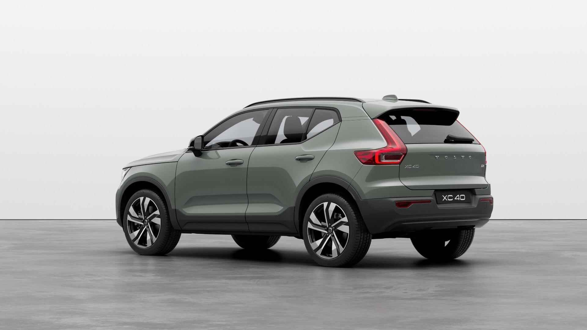 Volvo XC40 B4 AUT7 197PK Plus Dark, **Direct leverbaar** Sage Green, Microtech/Nubuck Charcoal, PAnoramadak, Harman KArdon, 20" Lichtmetalen velgen, Driver Assist & Awareness, Climate Pack, 360 graden ronromzicht camera - 2/8