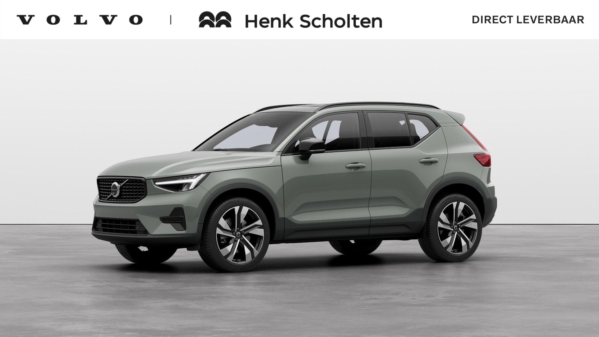 Volvo XC40 B4 AUT7 197PK Plus Dark, **Direct leverbaar** Sage Green, Microtech/Nubuck Charcoal, PAnoramadak, Harman KArdon, 20" Lichtmetalen velgen, Driver Assist & Awareness, Climate Pack, 360 graden ronromzicht camera