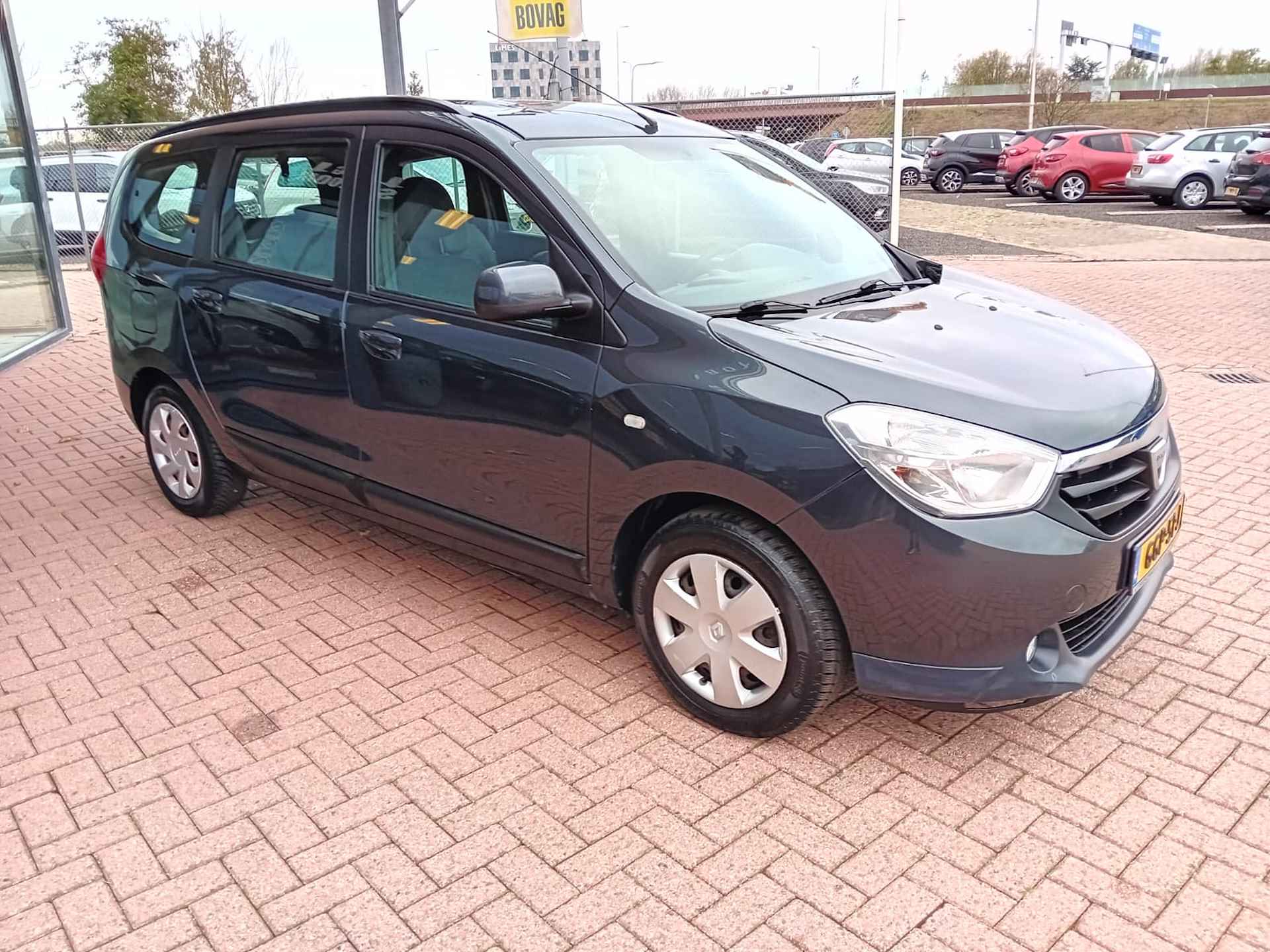 Dacia Lodgy 1.2 TCe Ambiance 7p., Airco, Multimediasysteem, Bluetooth Telefoonverbinding, Elektrische ramen en spiegels, Centrale vergrendel Nette auto, BOVAG - 4/22