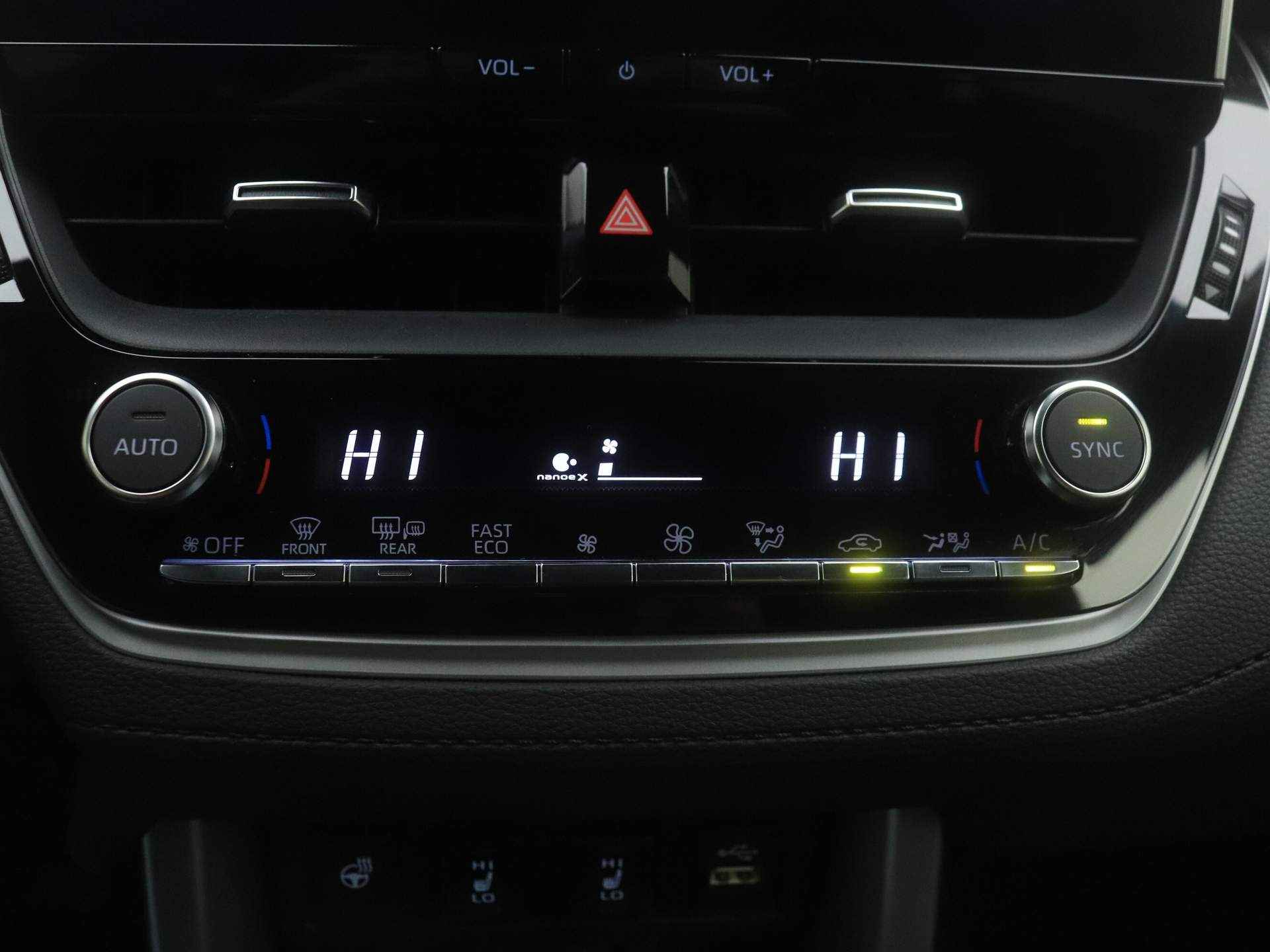 Toyota Corolla Cross 2.0 High Power Hybrid Launch Edition | JBL-Audio | Panoramadak | - 12/51