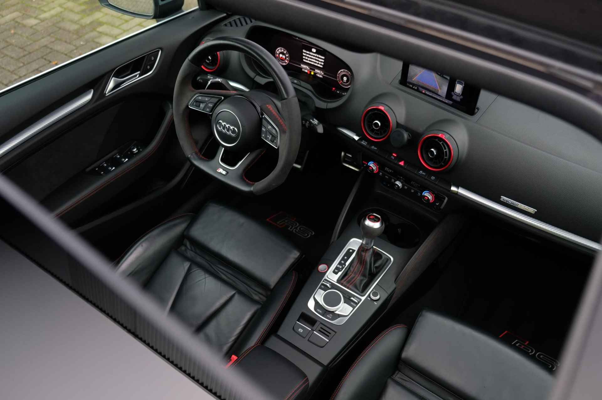 Audi RS3 2.5 TFSI RS3 quattro | 640PK | MMI Plus | Schuif / Kanteldak | Milltek Uitlaat Systeem | Adaptive Cruise Control | Navigatie - 4/38
