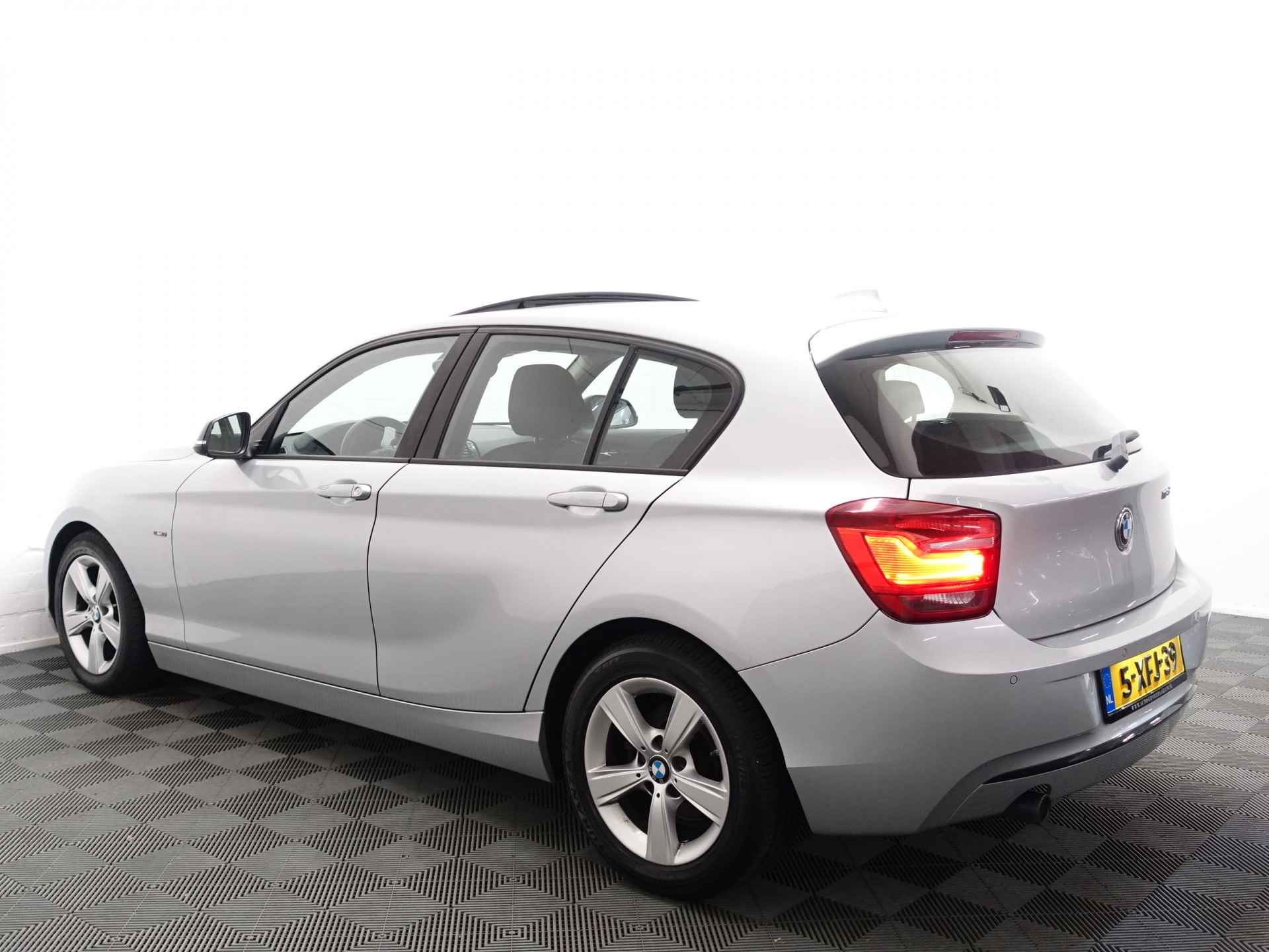 BMW 1-serie 116D High Executive Sport- Schuifdak, Navi, Xenon, Sport Interieur, LMV - 6/29