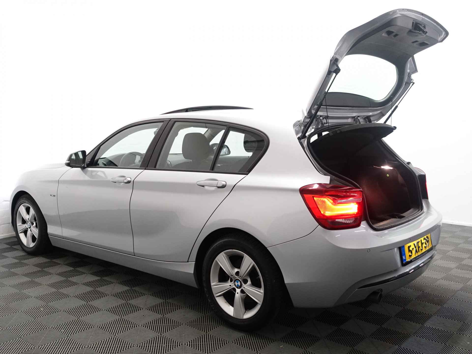 BMW 1-serie 116D High Executive Sport- Schuifdak, Navi, Xenon, Sport Interieur, LMV - 26/29