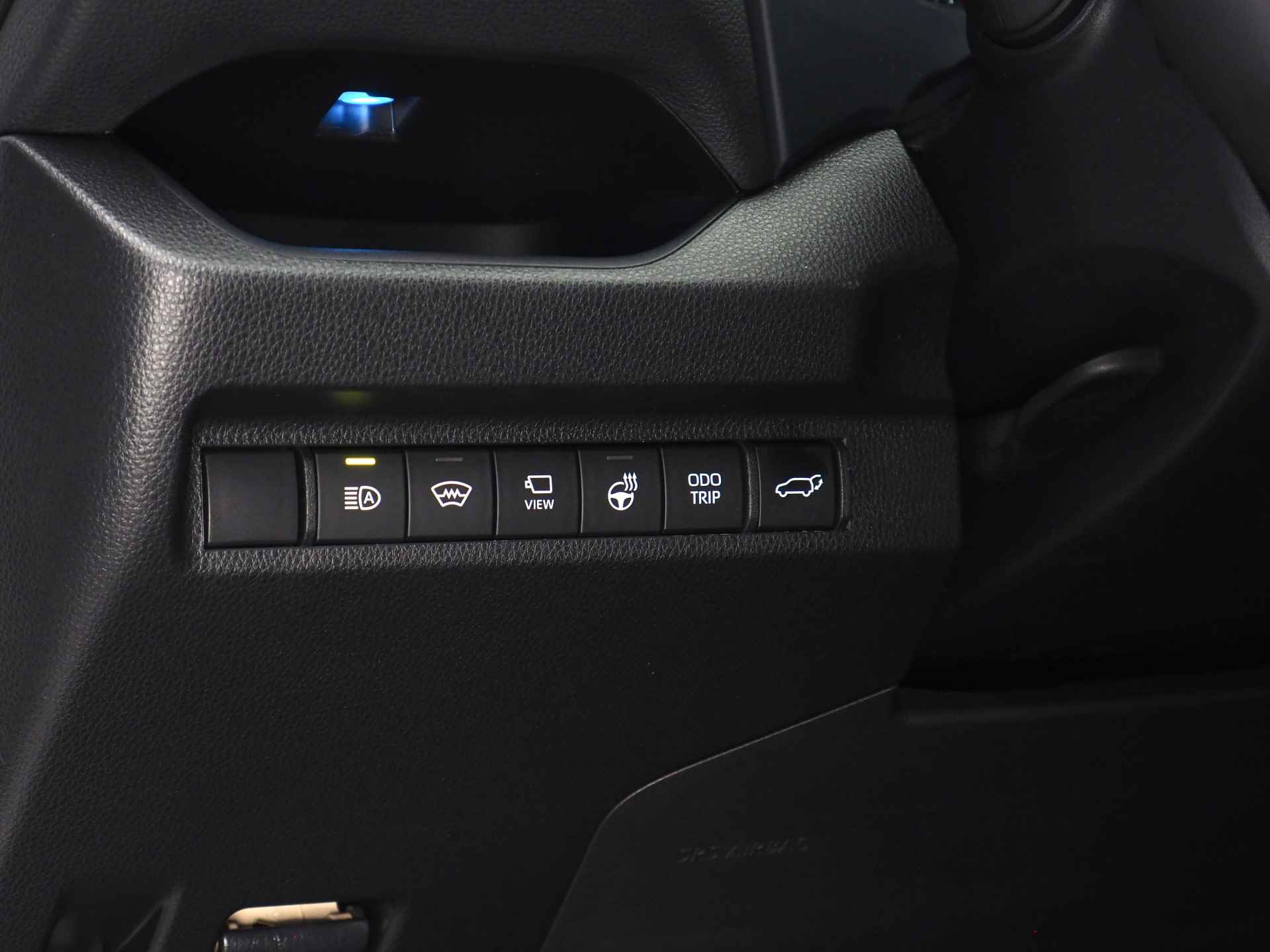 Toyota RAV4 2.5 Plug-in Hybrid AWD Bi-Tone Plus | 360° Camera | Dodehoekdetectie | Noodremassistent | JBL | Adaptive Cruise Control | Actieve parkeersensoren | Lane Assist | Achteropkomend verkeer waarschuwing | Inc. 220v Laadkabel - 7/44