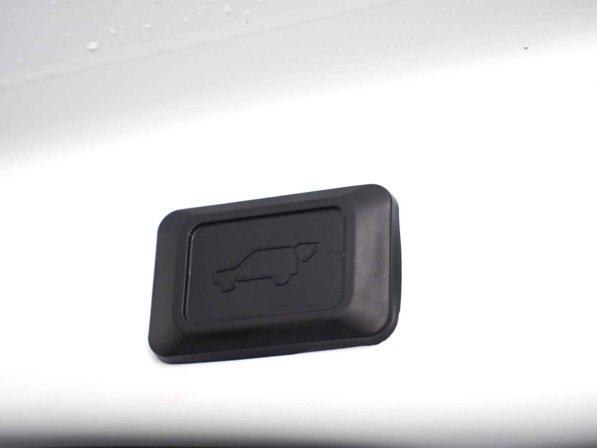Toyota RAV4 2.5 Plug-in Hybrid AWD Bi-Tone Plus | 360° Camera | Dodehoekdetectie | Noodremassistent | JBL | Adaptive Cruise Control | Actieve parkeersensoren | Lane Assist | Achteropkomend verkeer waarschuwing | Inc. 220v Laadkabel - 28/44