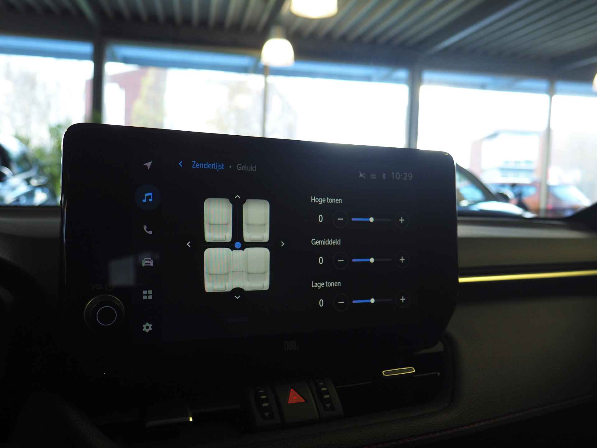Toyota RAV4 2.5 Plug-in Hybrid AWD Bi-Tone Plus | 360° Camera | Dodehoekdetectie | Noodremassistent | JBL | Adaptive Cruise Control | Actieve parkeersensoren | Lane Assist | Achteropkomend verkeer waarschuwing | Inc. 220v Laadkabel - 39/44