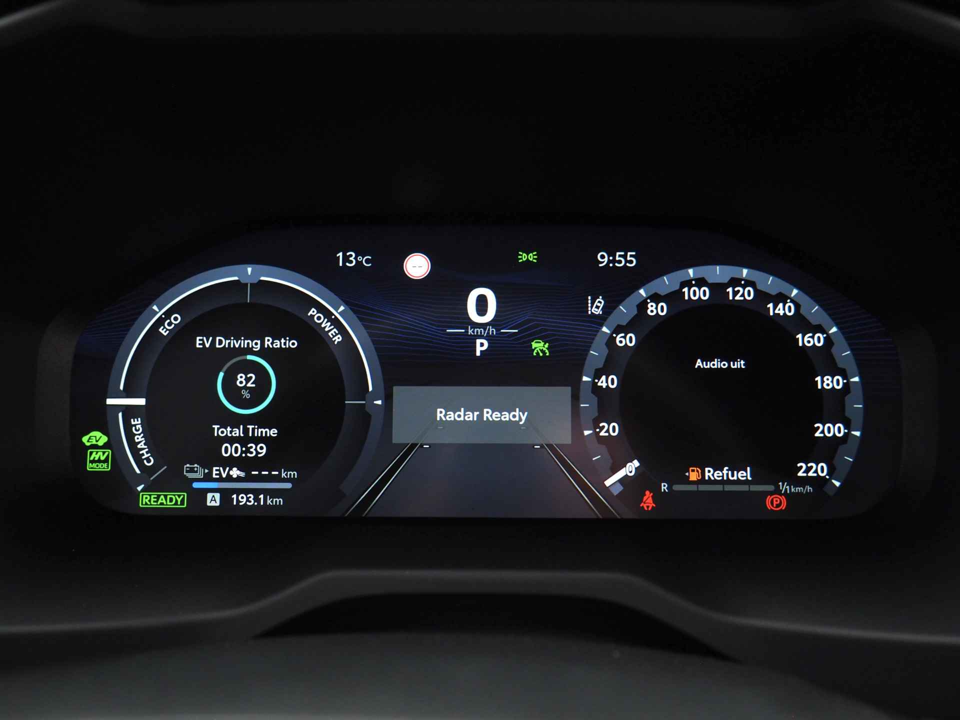 Toyota RAV4 2.5 Plug-in Hybrid AWD Bi-Tone Plus | 360° Camera | Dodehoekdetectie | Noodremassistent | JBL | Adaptive Cruise Control | Actieve parkeersensoren | Lane Assist | Achteropkomend verkeer waarschuwing | Inc. 220v Laadkabel - 41/44