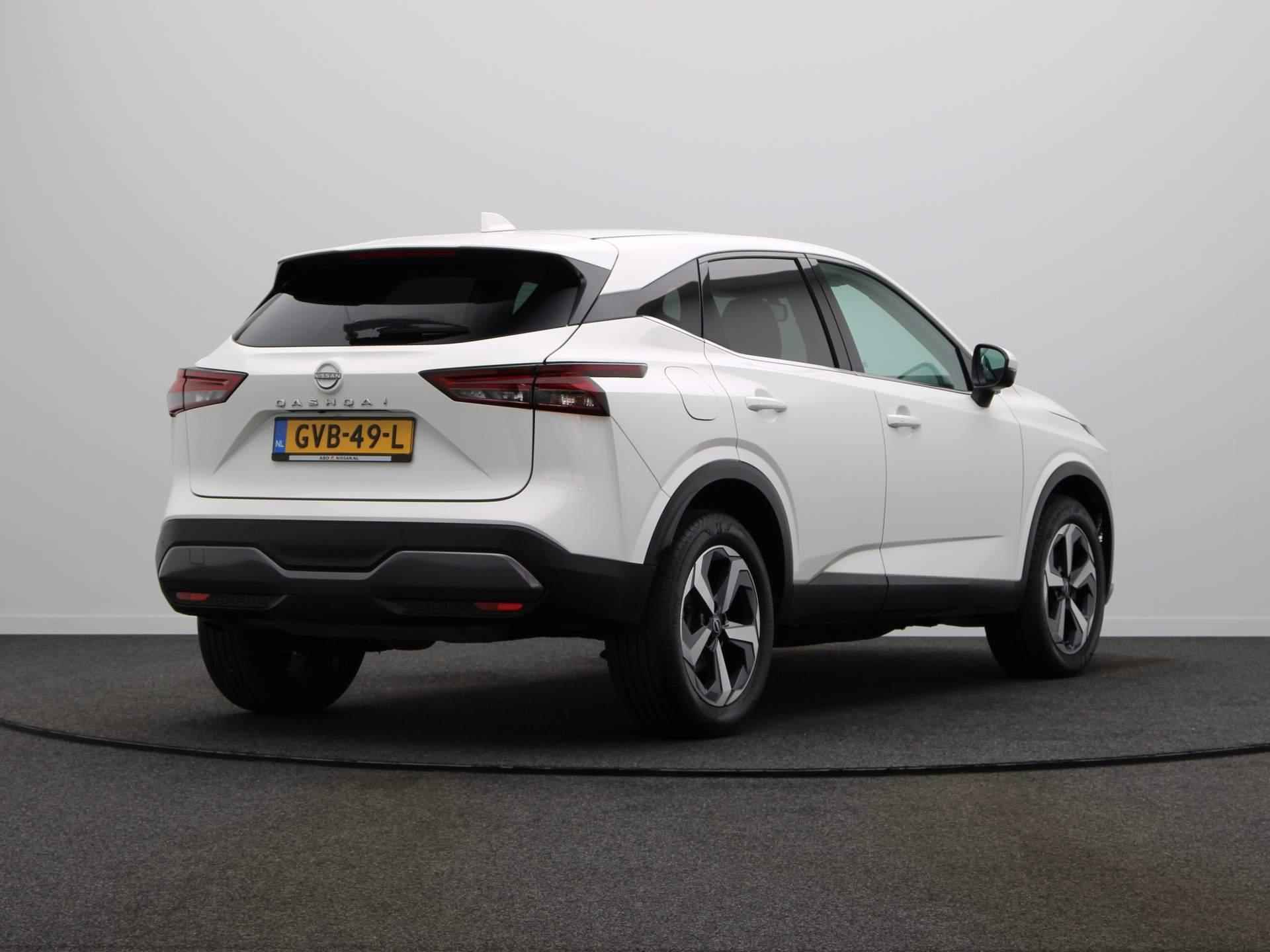 Nissan Qashqai 158pk MHEV Xtronic N-Connecta | Rondomzicht camera | Stuur en stoelverwarming | Adaptief cruise control | Apple Carplay/Android Auto | - 11/49