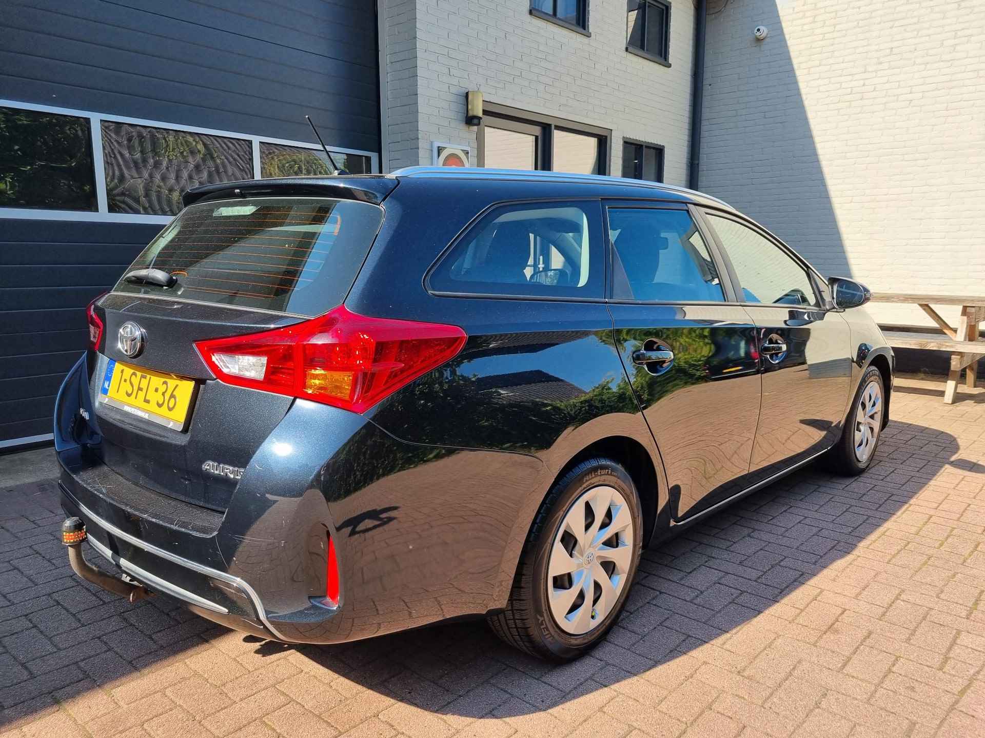 Toyota Auris 1.6 Aspiration Aut. / TREKHAAK / CRUISE  / CAMERA - 3/21