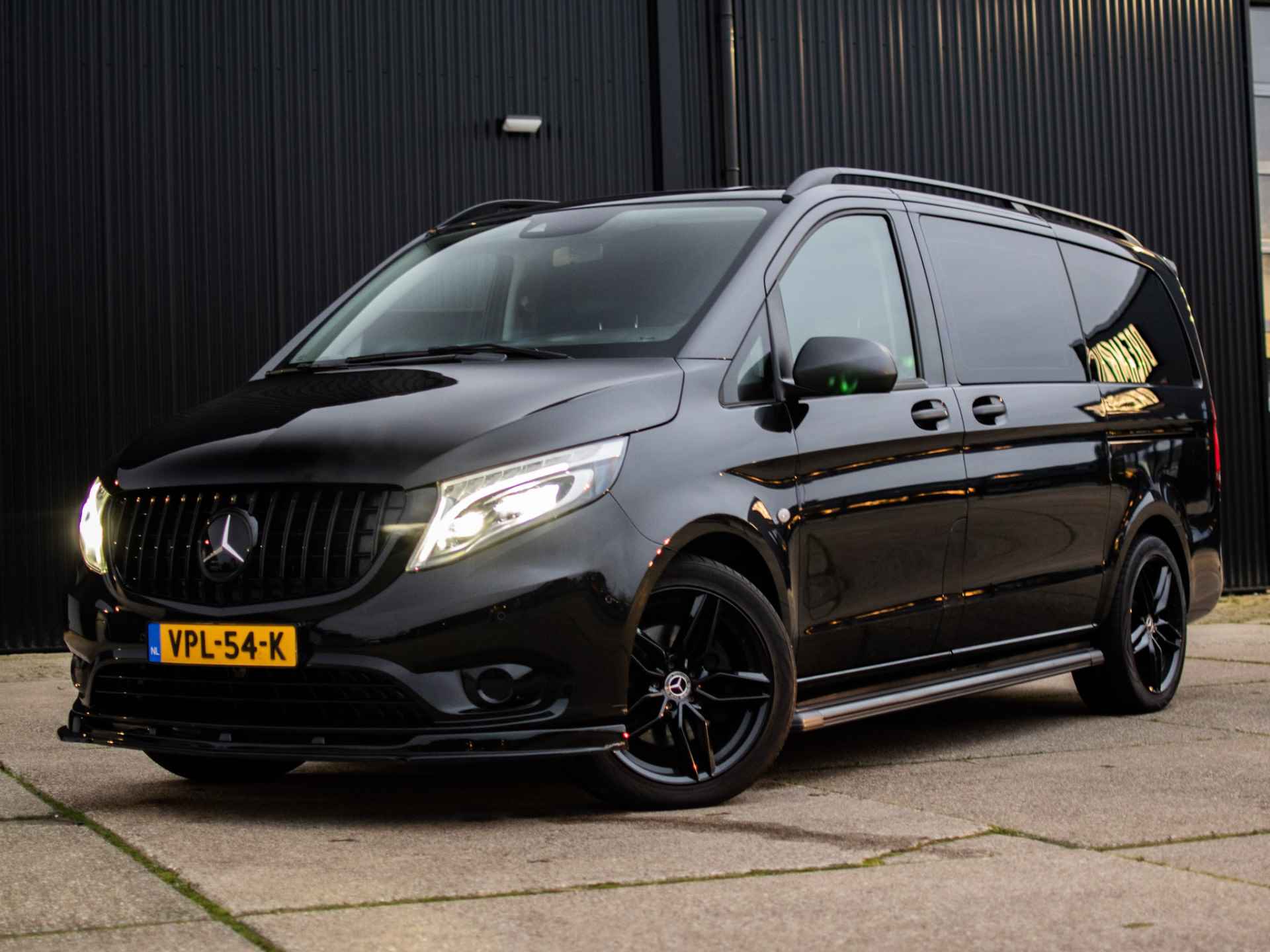 Mercedes-Benz Vito 124 CDI 237PK L2 | Airmatic | 2x schuifdeur | Stoelverwarming Luxe - 1/31