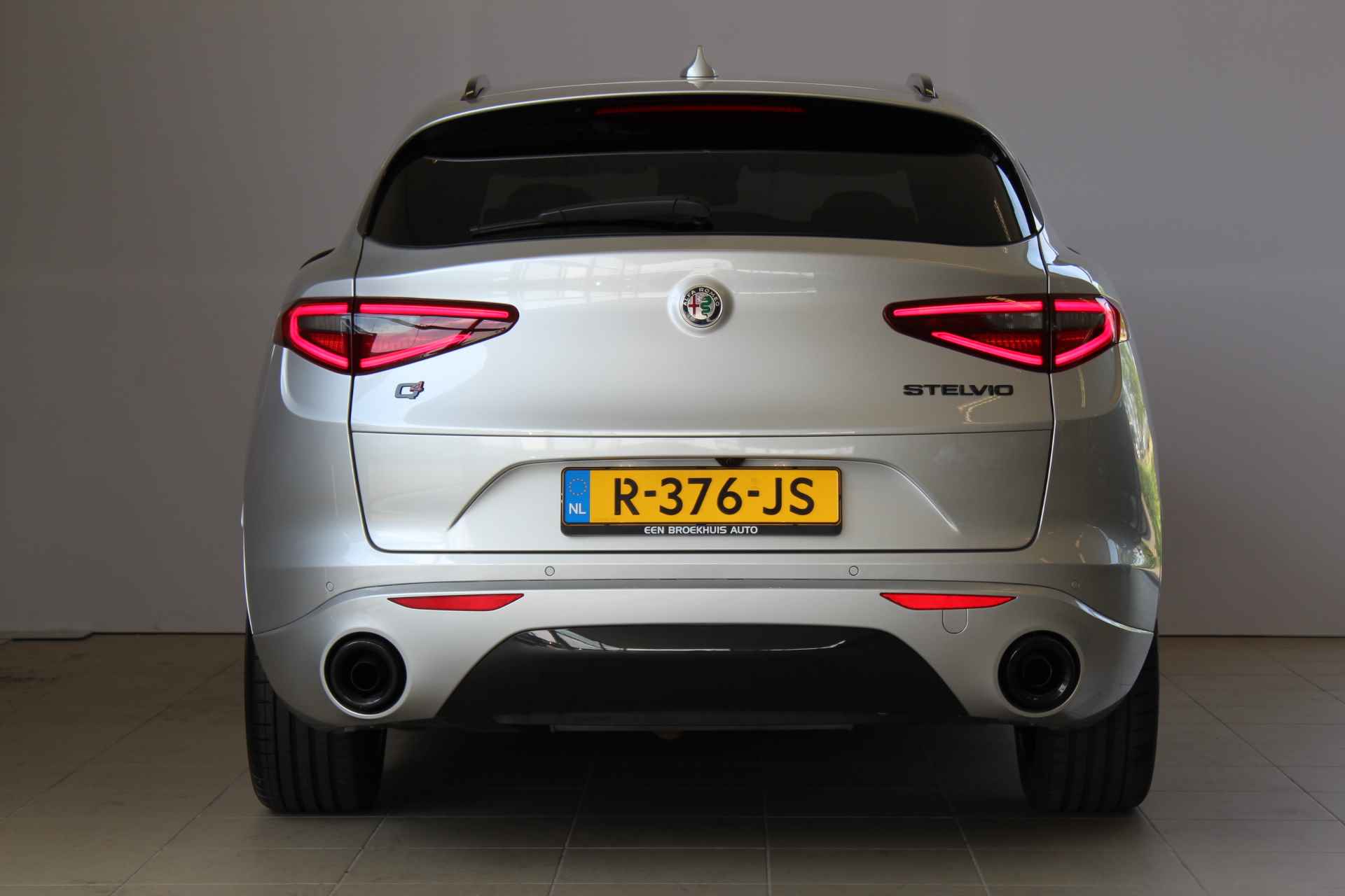 Alfa Romeo Stelvio 2.0T 280PK AWD Veloce | Automaat | Leder | stoelgeheugen | Harman Kardon audio | Adaptieve cruise | Blind-spot | - 9/63