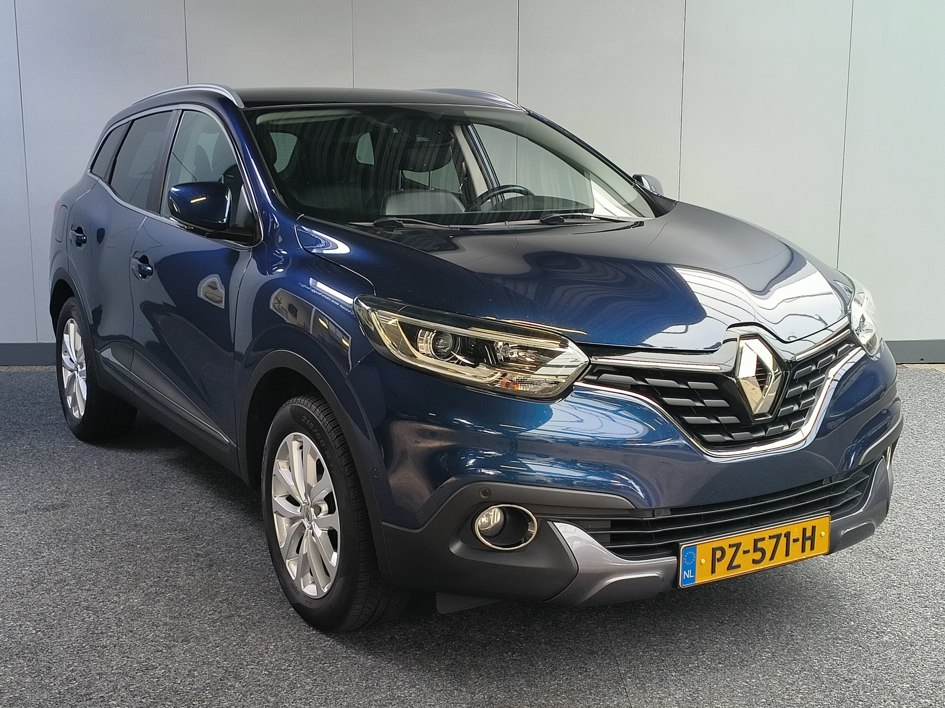 Renault Kadjar 1.5 dCi Intens + trekhaak uit 2017 Rijklaar + 12 maanden Bovag-garantie Henk Jongen Auto's in Helmond,  al 50 jaar service zoals 't hoort!