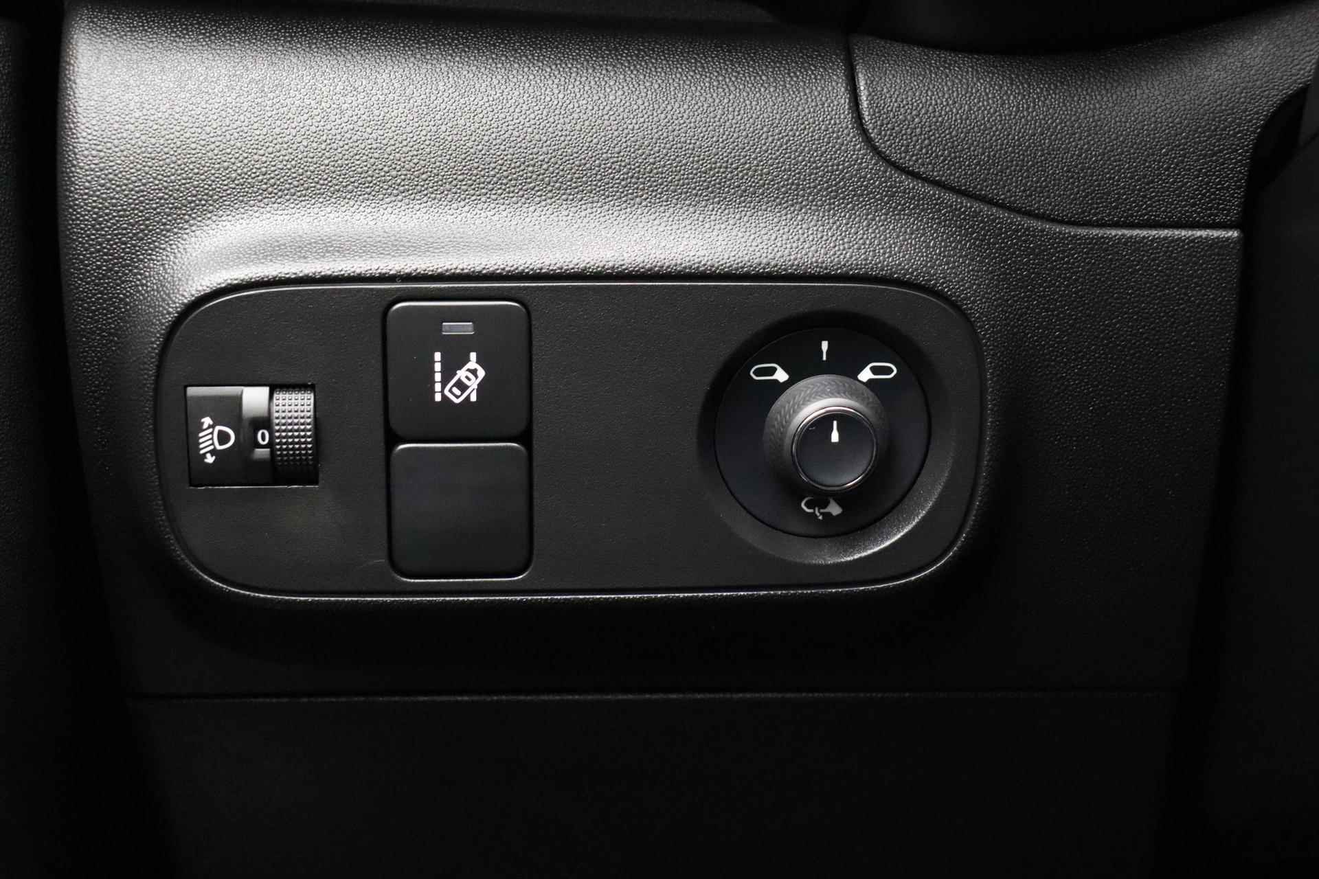 Citroen C3 1.2 PureTech S&S Feel Edition | Navigatie | Climate control | Parkeersensoren | Zwart dak | Lichtmetalen velgen | Cruise control - 18/26