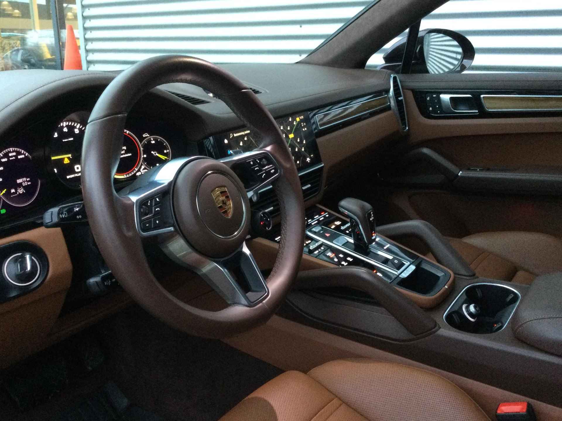 Porsche Cayenne Coupé 3.0 E-Hybrid | Pano | Porsche Dealeronderhouden | - 10/49