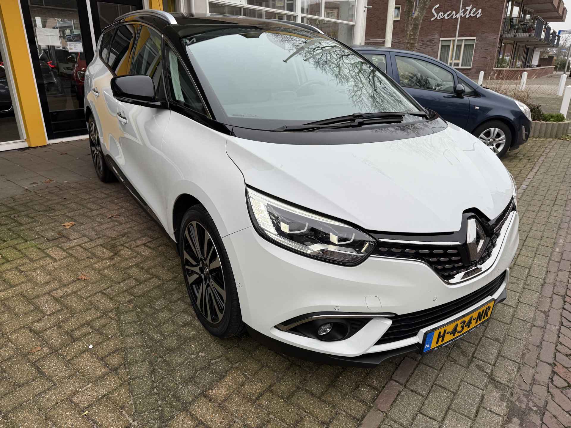 Renault Grand Scénic 1.3 TCe Initiale Paris PANORAMADAK CAMERA PARKSENSOREN AUTOM INPARKEREN TREKHAAK LICHTMETALEN VELGEN 20 " LEDEREN BEKLEDING MASSAGE STOEL - 6/37