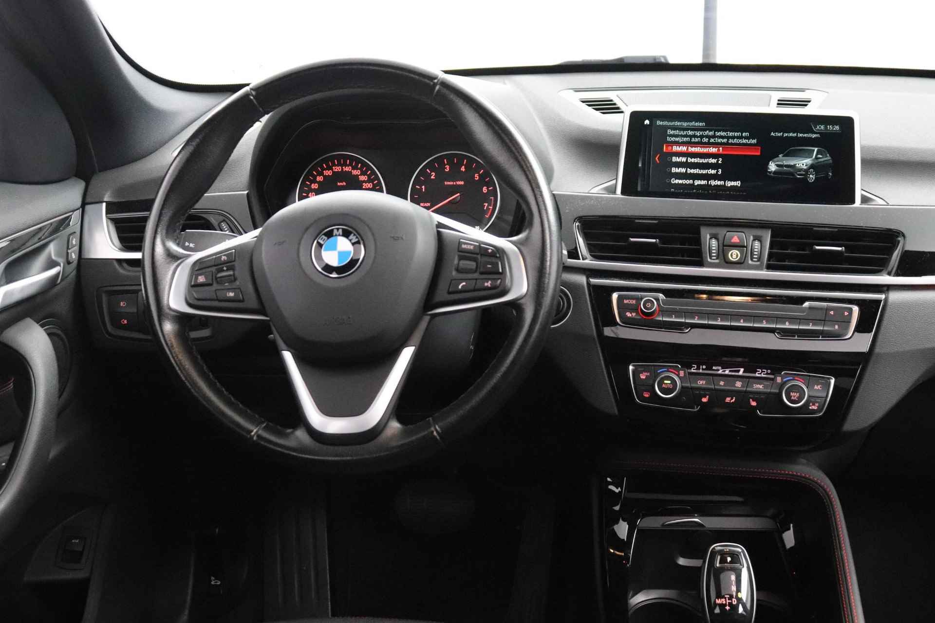 BMW X1 sDrive18i High Executive | PANORAMADAK | LEDER | NAVIGATIE | - 4/48