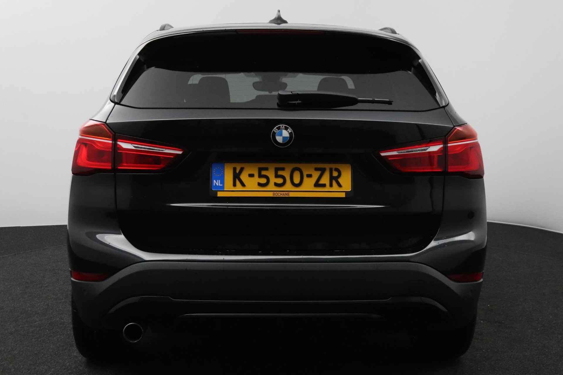 BMW X1 sDrive18i High Executive | PANORAMADAK | LEDER | NAVIGATIE | - 9/48