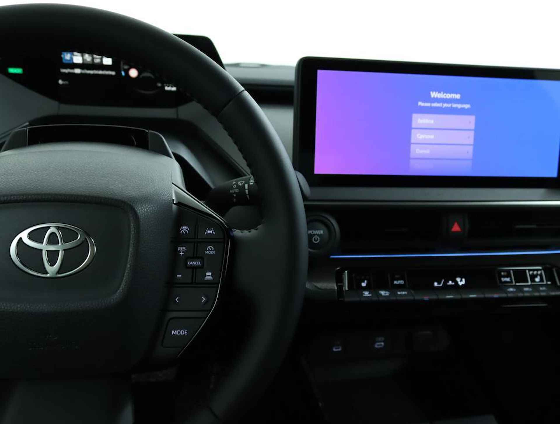 Toyota Prius 2.0 Plug-in Executive | Apple CarPlay | Android Auto |  Adaptive Cruise Control | 19" lichtmetalen velgen | Parkeersensoren | Achteruitrijcamera | - 21/53