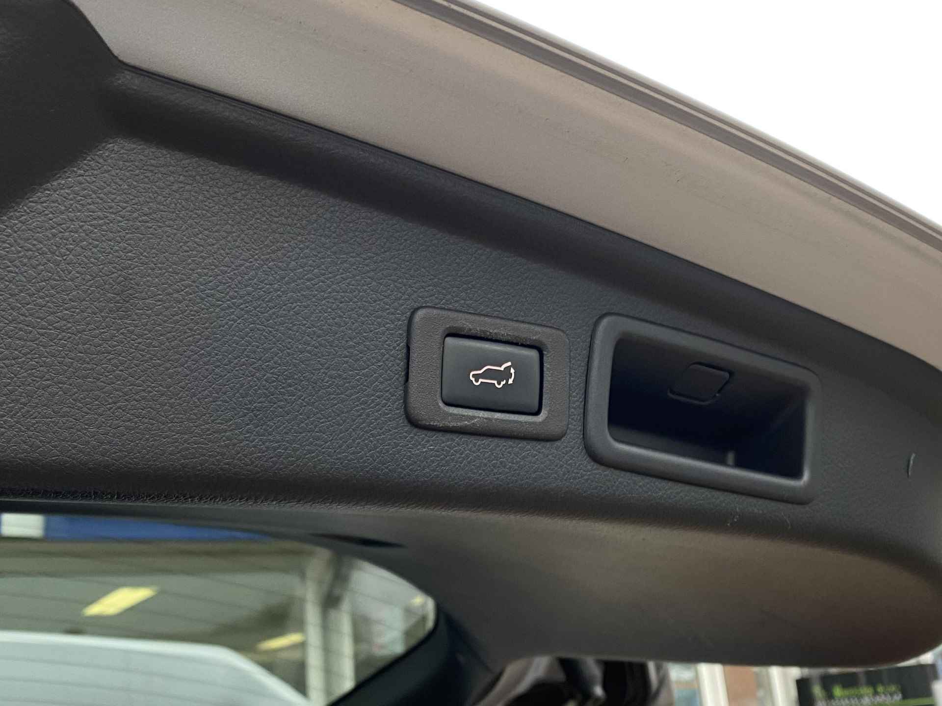 Subaru Forester 2.0 Premium | Navigatie | Achteruitrijcamera | Stoelverwarming voor | Keyless Entry | Panoramadak | Trekhaak | - 11/43