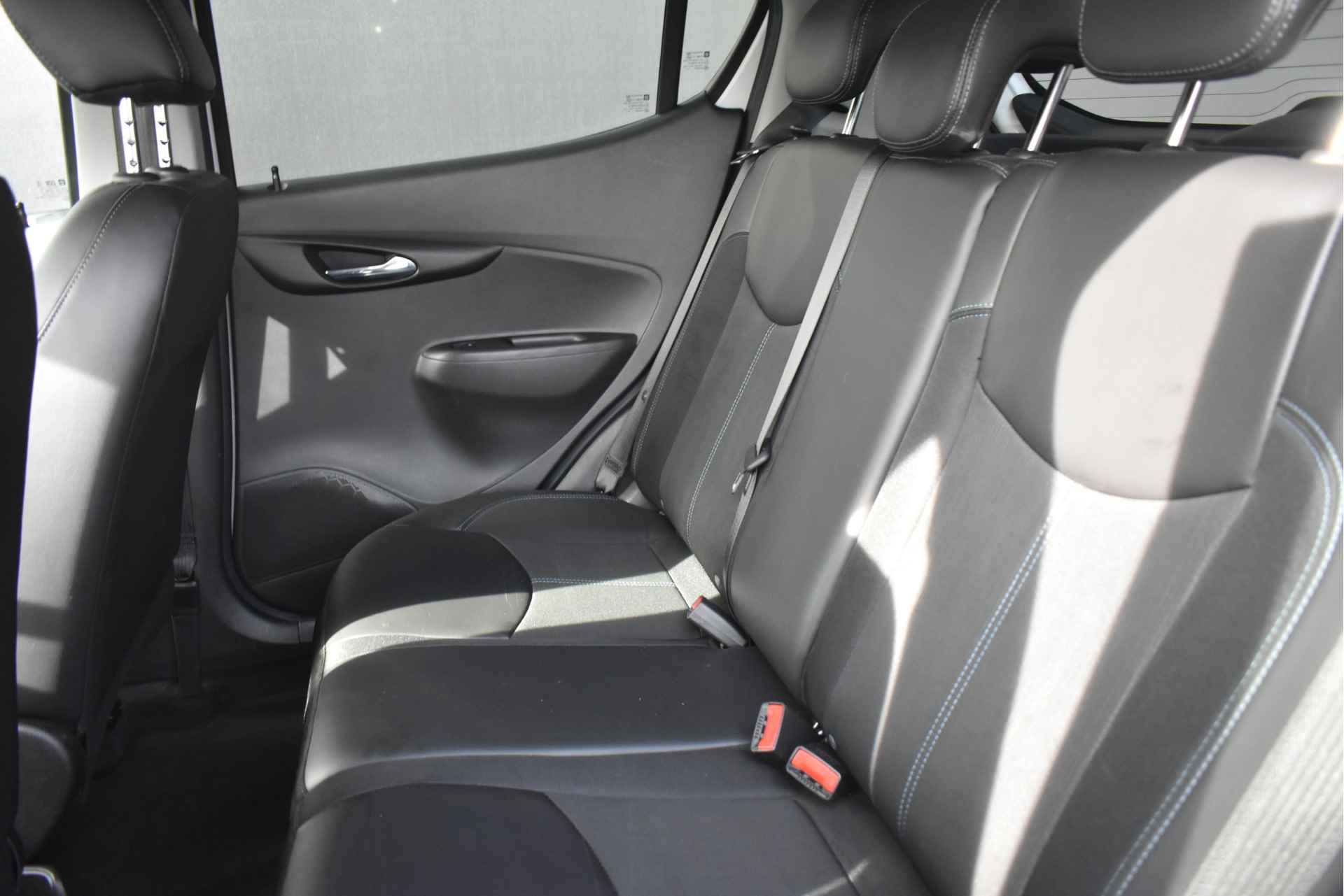 Opel KARL 1.0 Innovation | Half-Leder | Parkeersensoren | Climate Control | Bluetooth | Cruise Control | 15" LMV | Dealeronderhouden | !! - 11/31