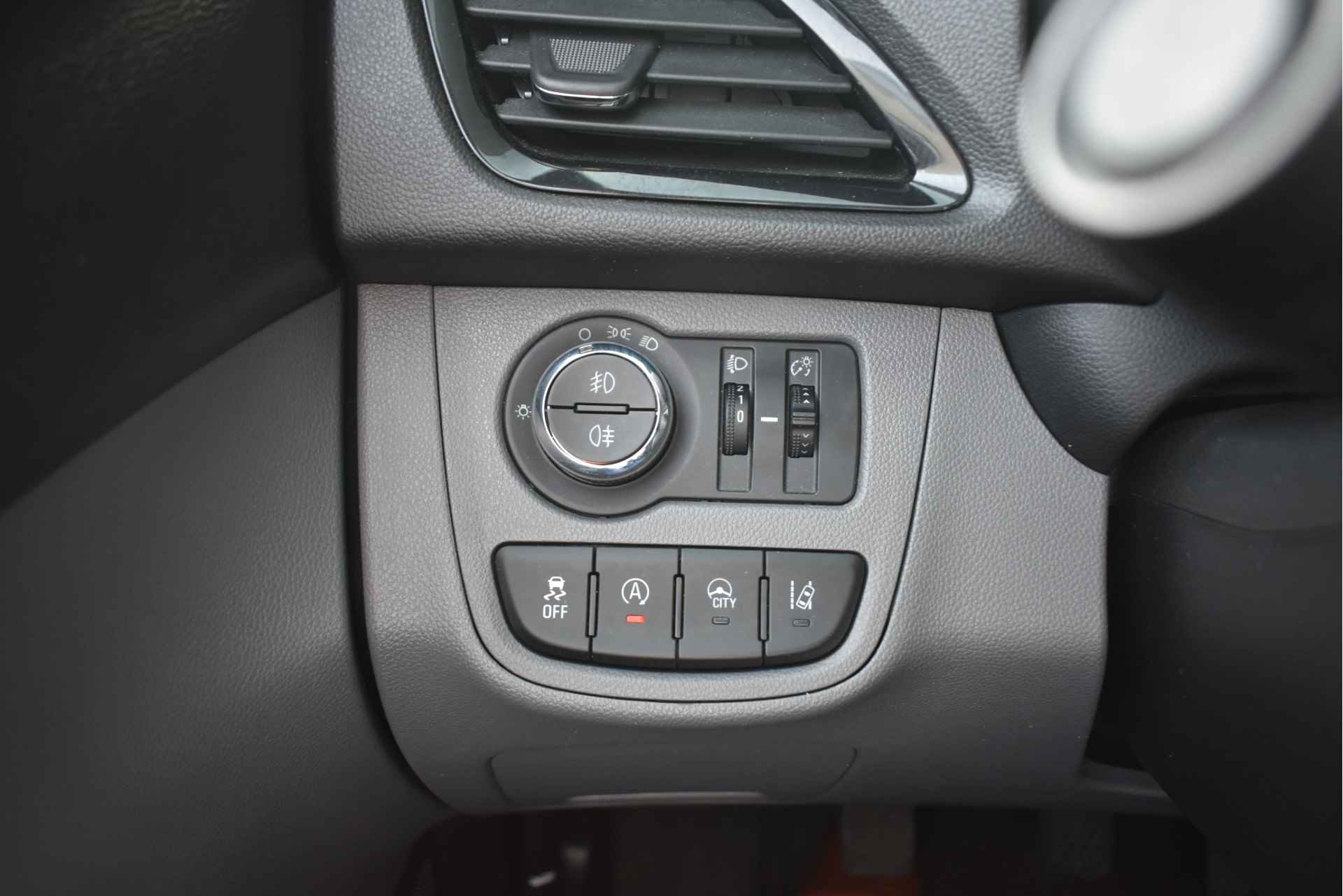 Opel KARL 1.0 Innovation | Half-Leder | Parkeersensoren | Climate Control | Bluetooth | Cruise Control | 15" LMV | Dealeronderhouden | !! - 17/31