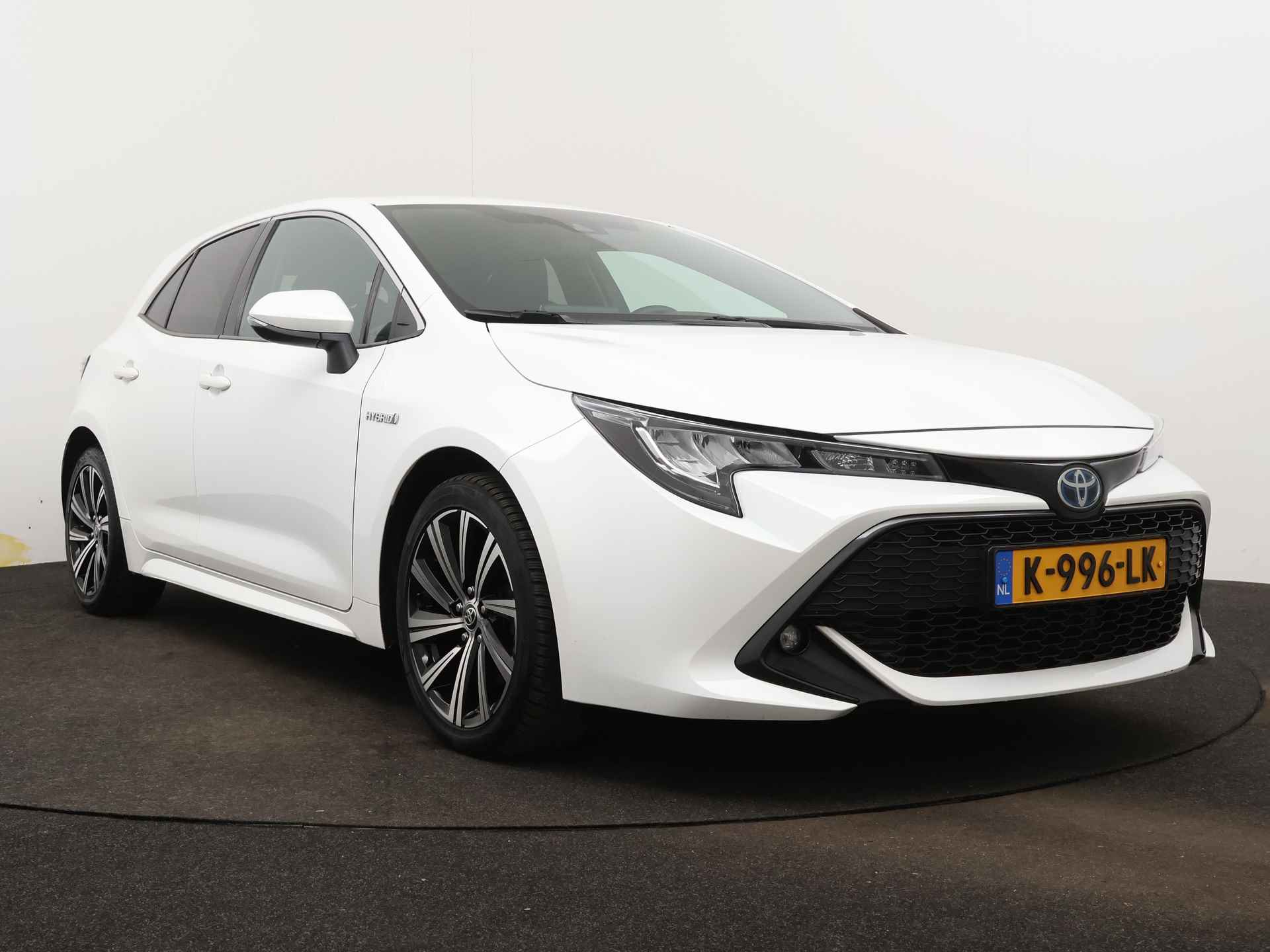 Toyota Corolla 5 deurs 2.0 Hybrid Business Plus Automaat | Camera | Climate Control | LM velgen | Stoelverwarming | Draadloze telefoonlader | Cruise Control Adaptief | - 17/43