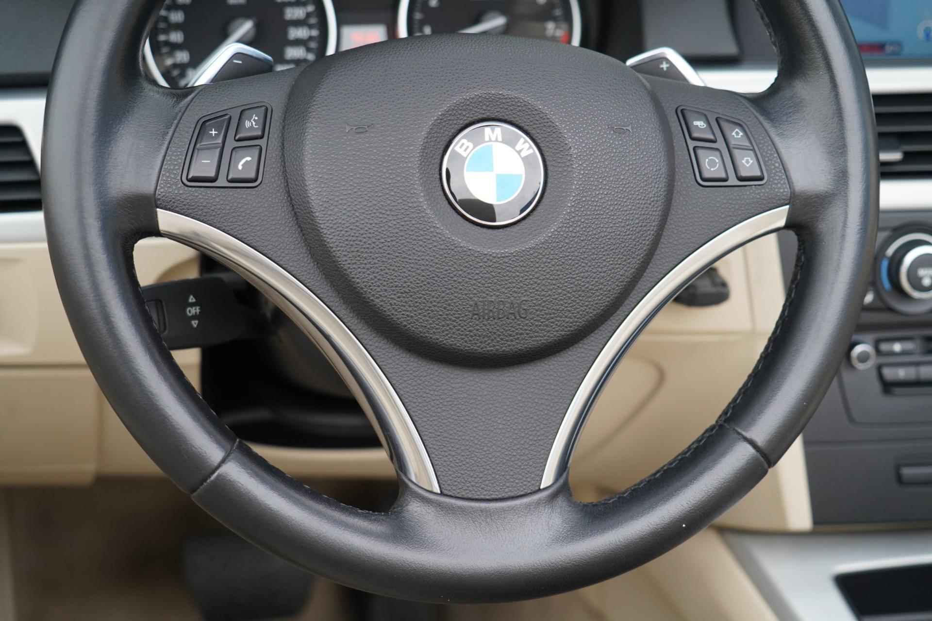 BMW 3-serie Cabrio 335i / Facelift / Leder / Navigatie / Stoelverw. / Sportstoelen / Cruise / Climate Control / Elek. Kap - 12/42