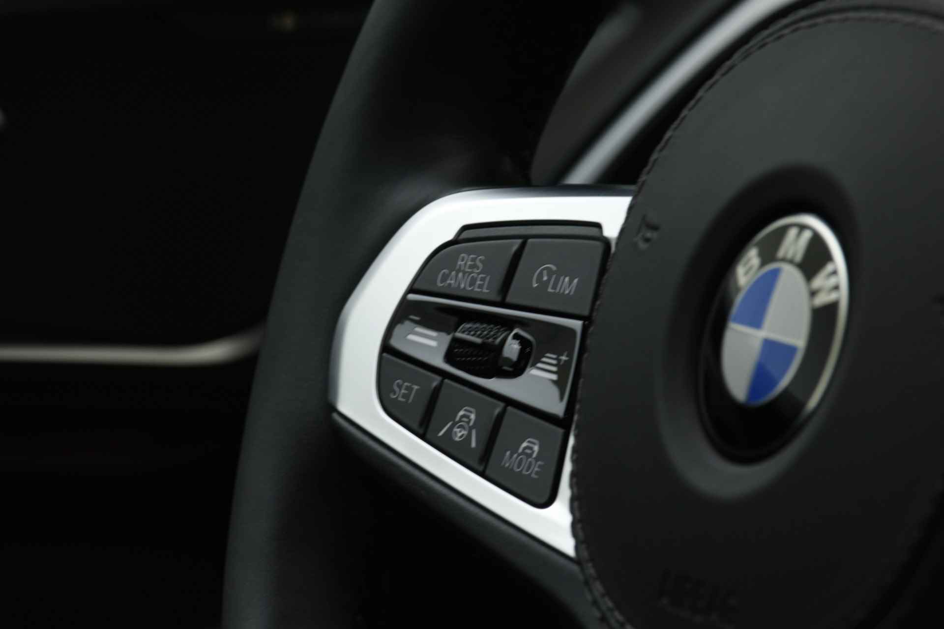 BMW 8 Serie 840i High Executive | M-Sport | Driving Assistant Professional  | 2 jaar BMW Garantie - 26/33