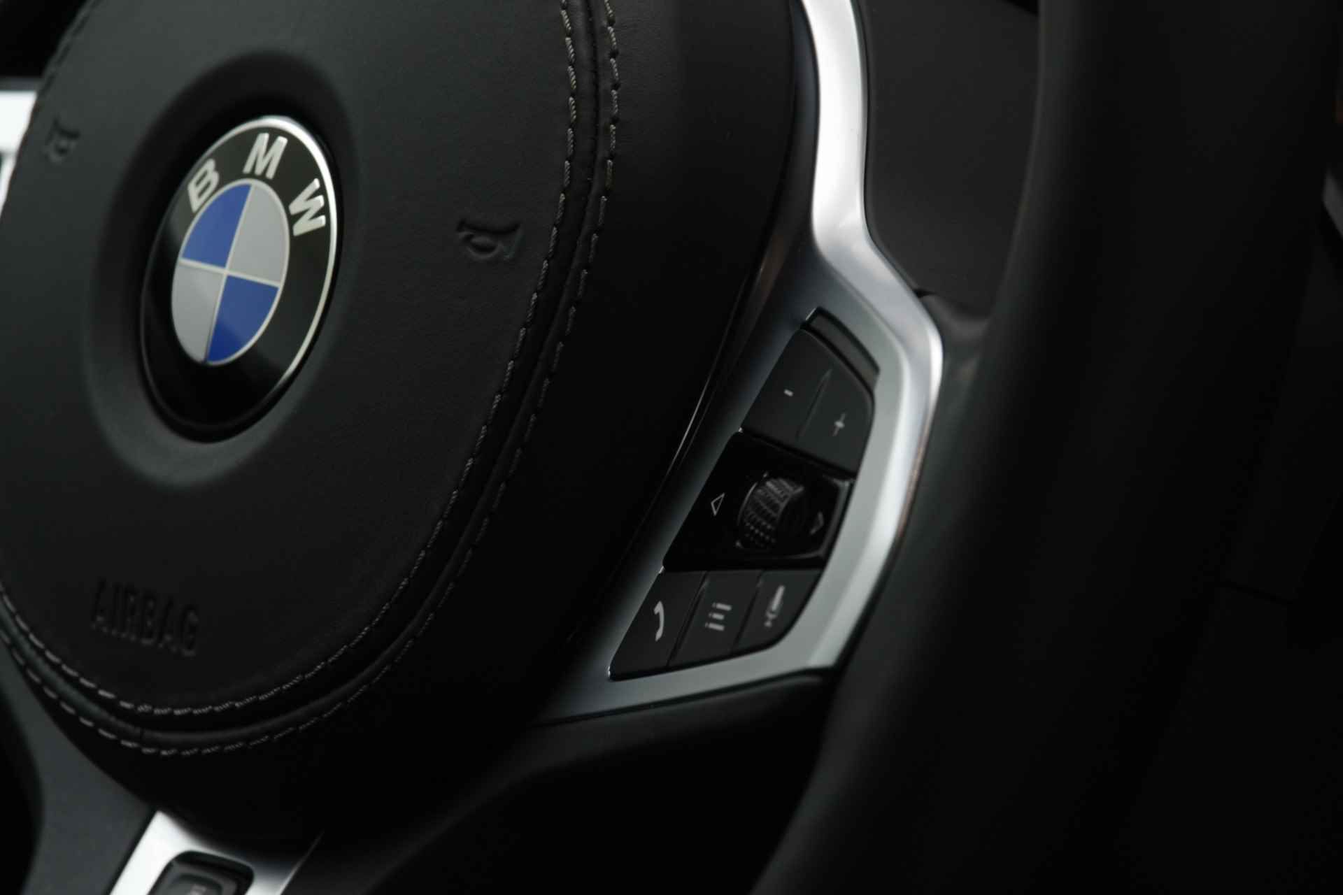 BMW 8 Serie 840i High Executive | M-Sport | Driving Assistant Professional  | 2 jaar BMW Garantie - 27/33