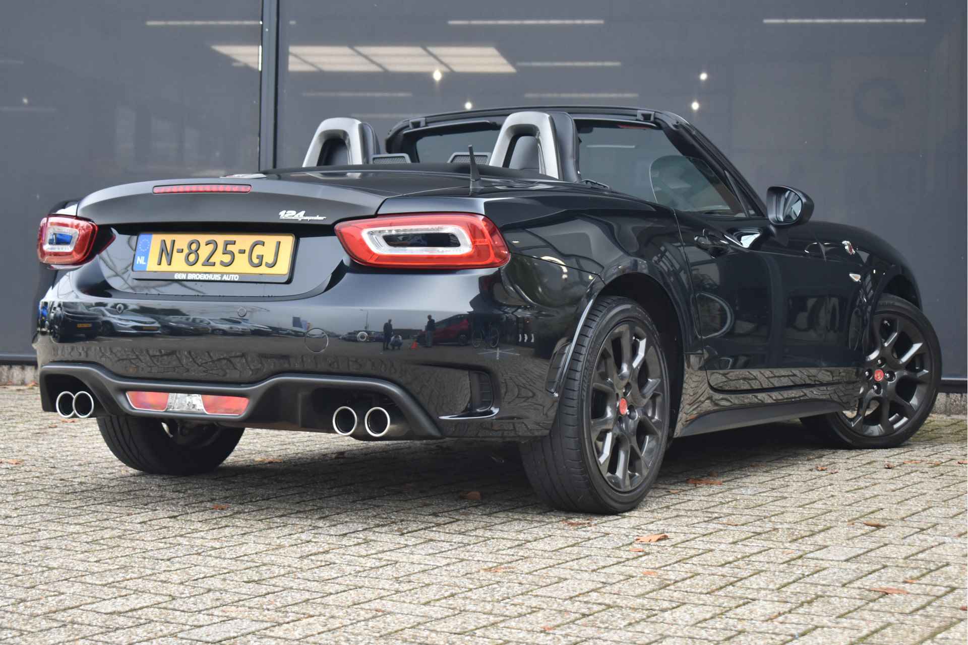 Fiat 124 Spider Abarth 1.4 MultiAir Turbo Lusso | Navigatie | Dealeronderhouden | Stoelverwarming | Alcantara | Bose Audio | Parkeersensoren | A - 8/53