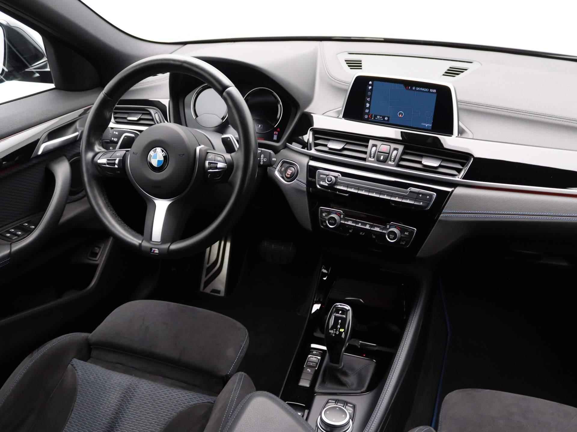 BMW X2 sDrive20i Executive | M Pakket | Stoelverw. | Parkeercamera | - 30/39