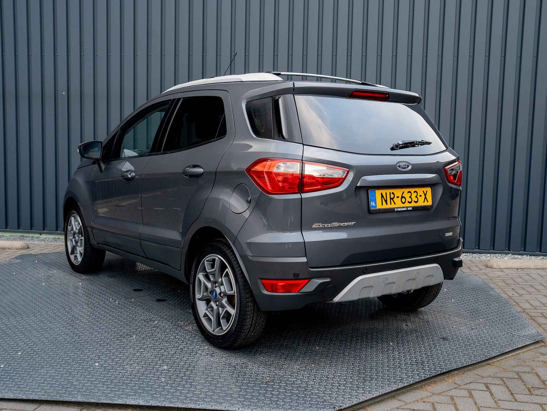 Ford EcoSport 1.0 EcoBoost Titanium | Voorruitverwarming | Parkeersensoren | Bluetooth | Prijs Rijklaar!! - 36/38