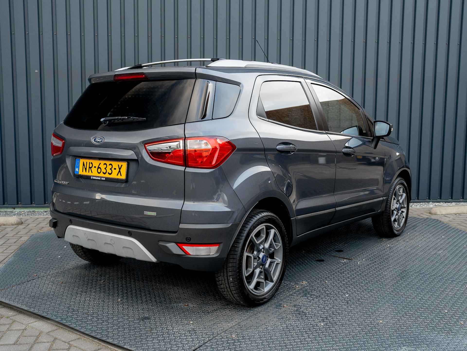 Ford EcoSport 1.0 EcoBoost Titanium | Voorruitverwarming | Parkeersensoren | Bluetooth | Prijs Rijklaar!! - 37/38