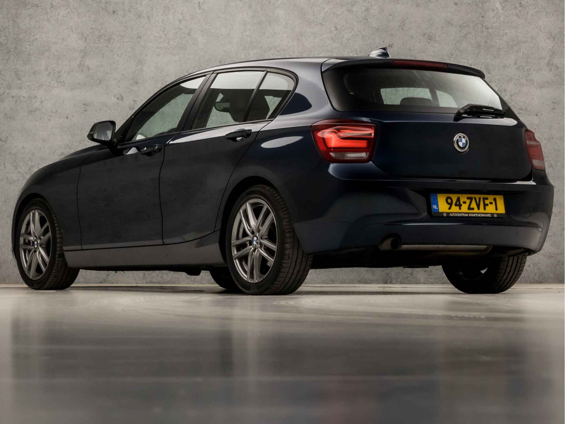 BMW 1-serie 116i Sportline (GROOT NAVI, CLIMATE, M STUUR, M SPORT ONDERSTEL, STOELVERWARMING, LEDEREN SPORTSTOELEN, XENON, CRUISE, NIEUWE APK, NIEUWSTAAT) - 3/35