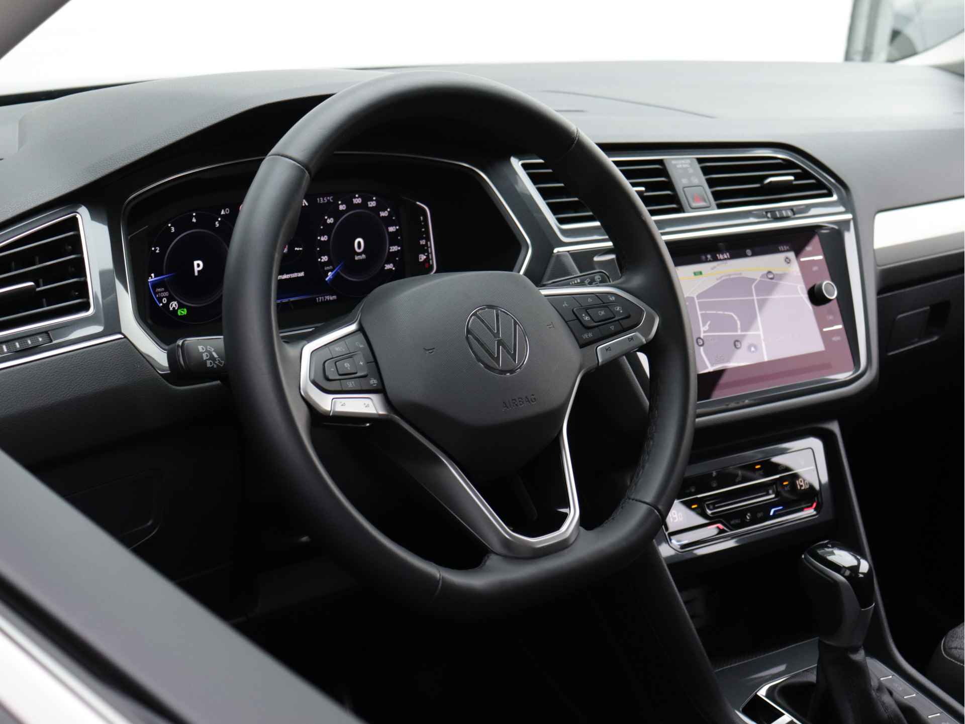 Volkswagen Tiguan Allspace 1.5 TSI Life 7p. 150pk Automaat | Move | Navigatie | Stoelverwarming V+A | Stuurverwarming | ACC | All season | - 8/57