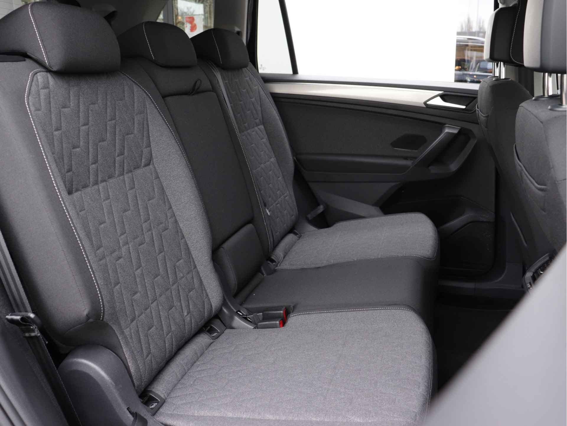 Volkswagen Tiguan Allspace 1.5 TSI Life 7p. 150pk Automaat | Move | Navigatie | Stoelverwarming V+A | Stuurverwarming | ACC | All season | - 15/57