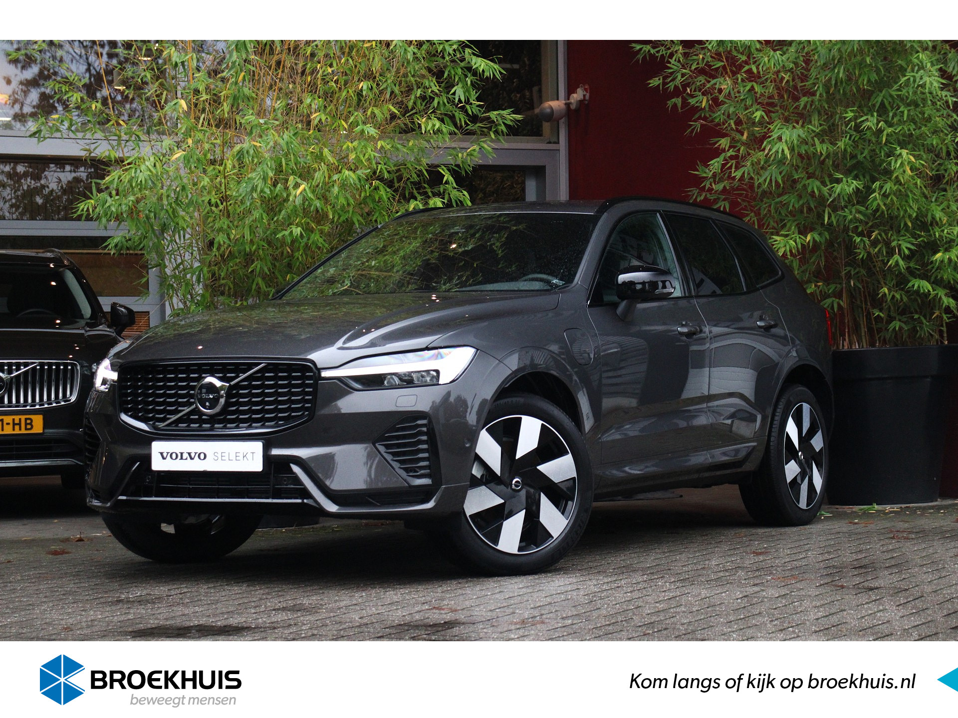 Volvo XC60 Recharge T6 AWD Plus Dark | Adaptive Cruise | 360 Camera | Schuifdak | Harman/Kardon | 20" Velgen