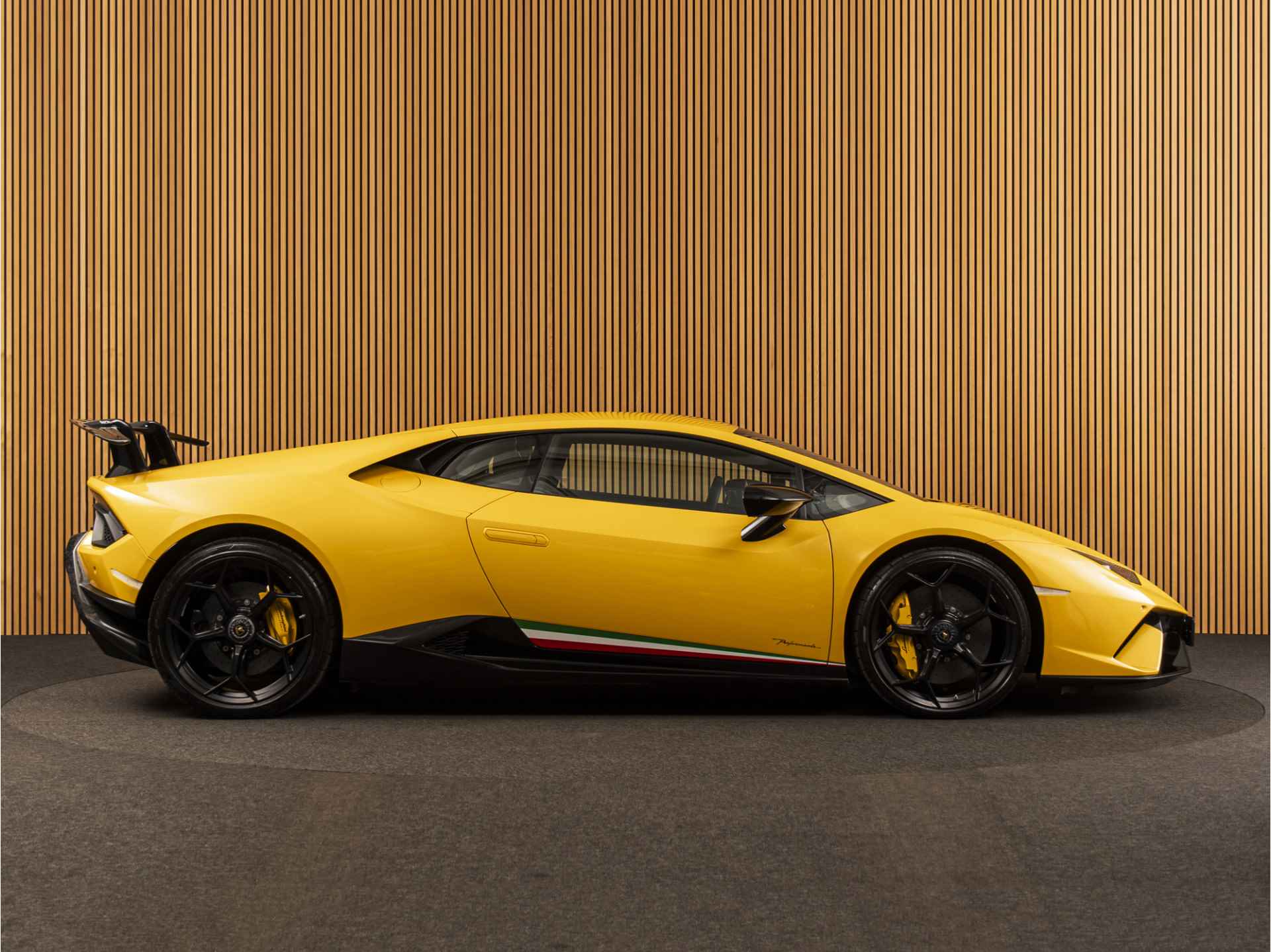 Lamborghini Huracan 5.2 V10 Performante - 6/44