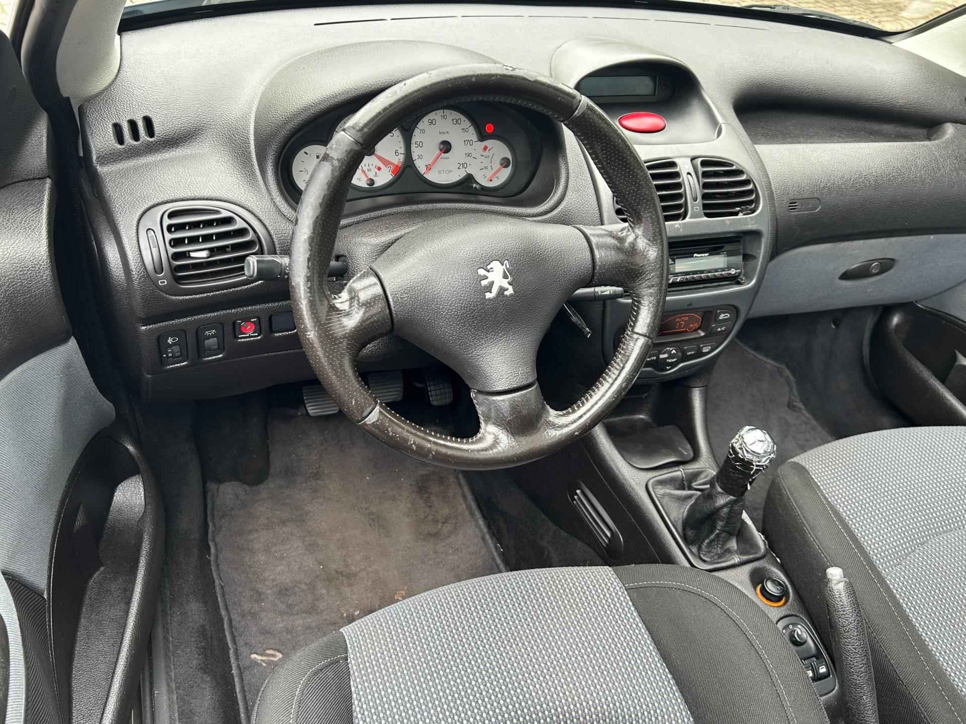 Peugeot 206 CC 2.0-16V El.Klap-Cabriodak Clima LM-Velgen Elek.Pakket NAP NL-Auto APK 5-25 Nette Staat! - 20/23